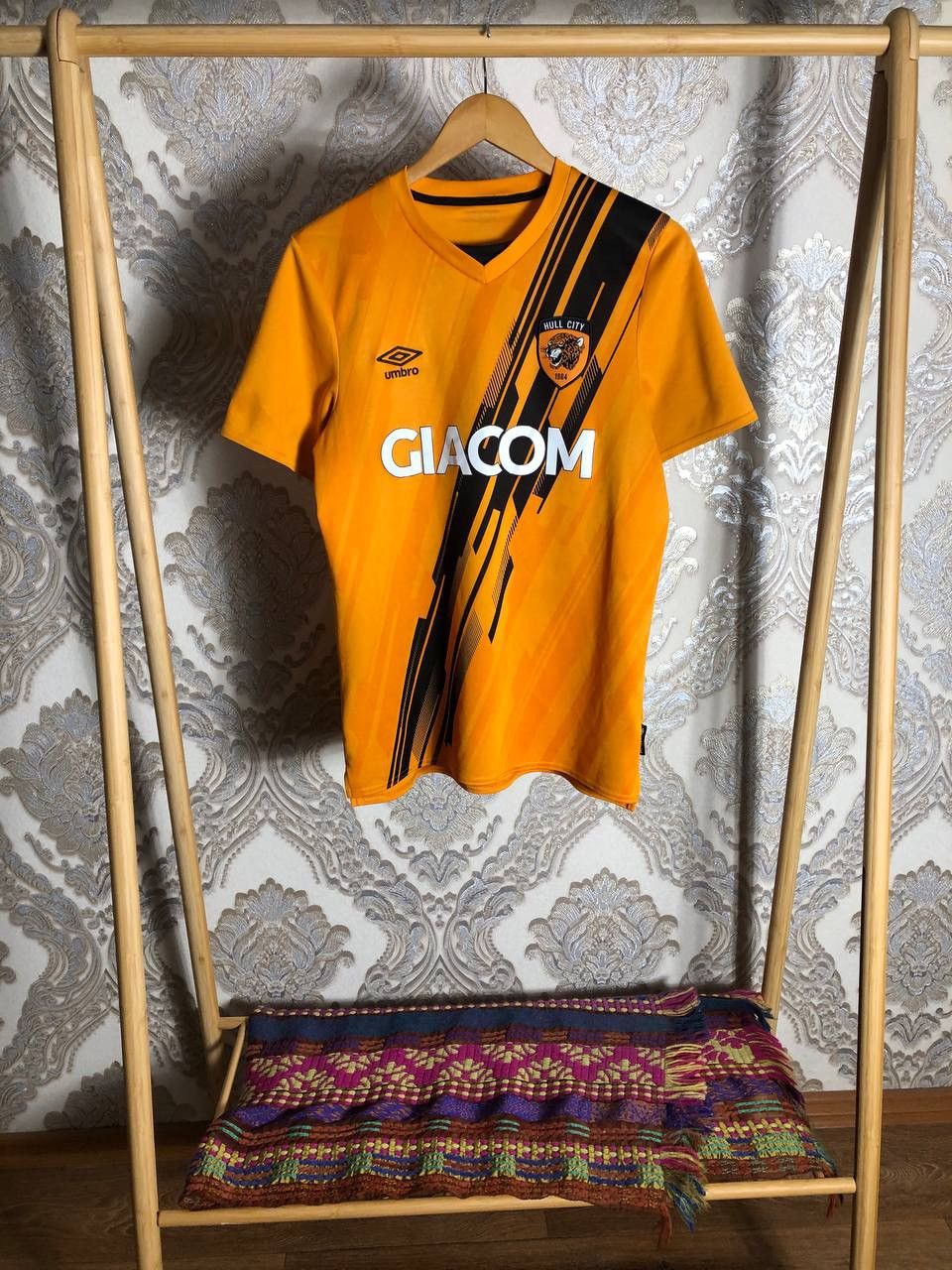 Umbro VINTAGE UMBRO FC HULL CITY ENGLAND SOCCER JERSEY RETRO Y2K Size US S / EU 44-46 / 1 - 1 Thumbnail
