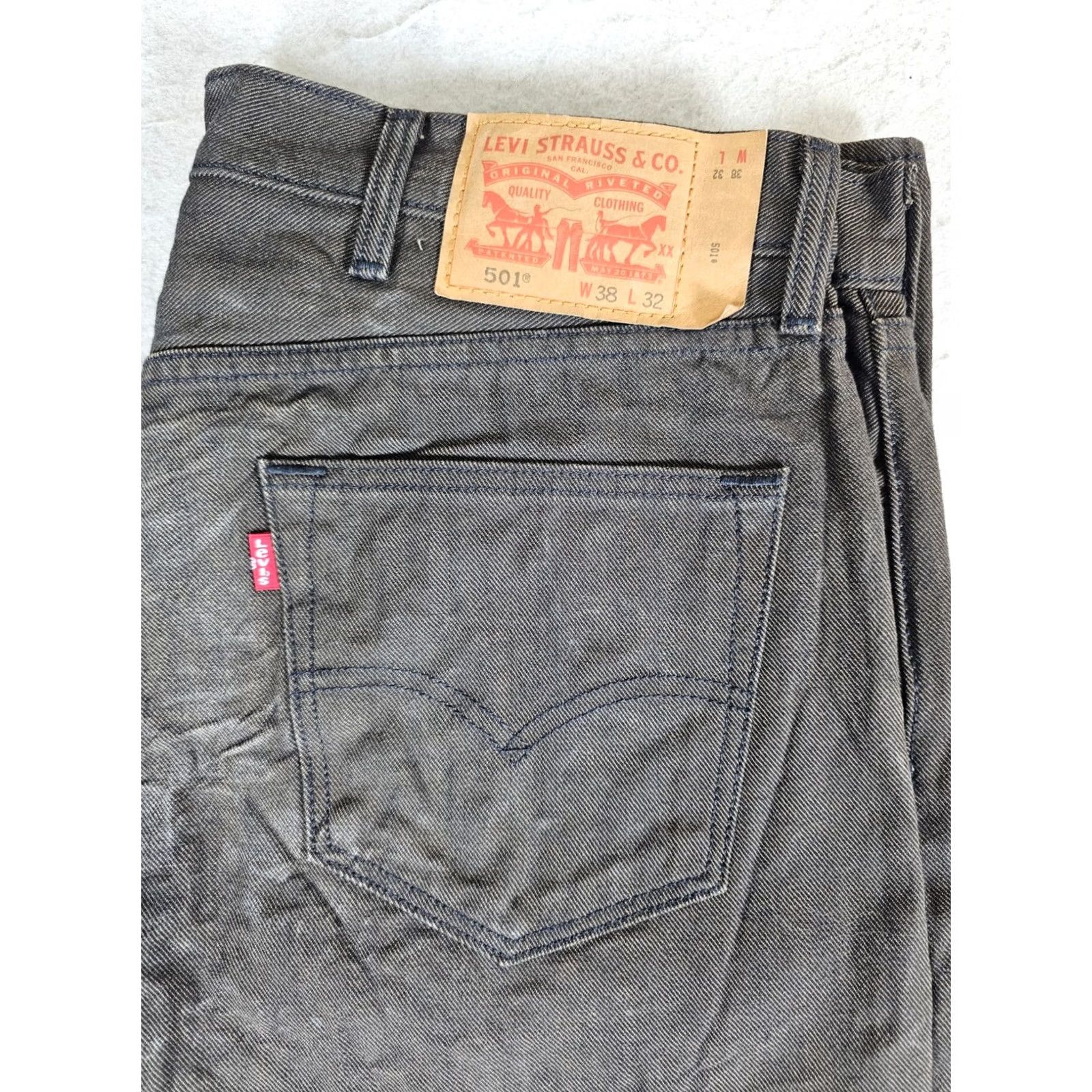 Levi's Levi's 501 Jeans Straight Leg Denim Jeans Dark Gray Mens 38x32 Vintage 90s Retro Button Fly Regular Rise Middle 5-Pocket Denim Cotton Clothing Mens Size US 38 / EU 54 - 2 Thumbnail