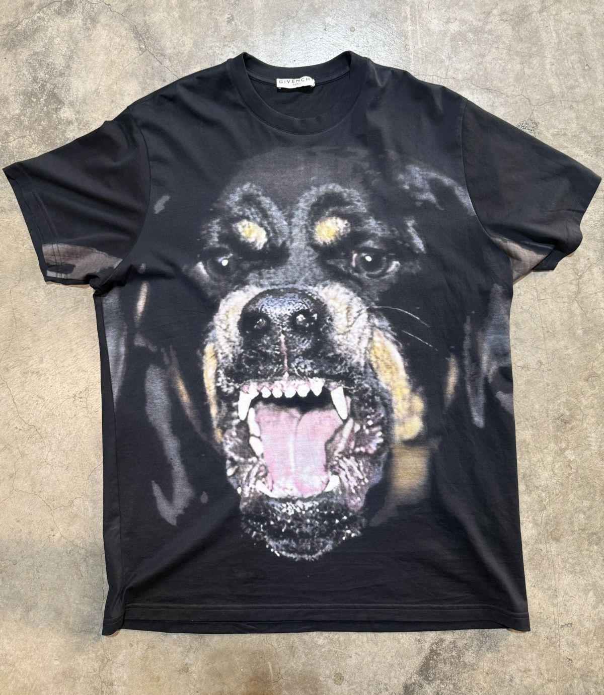 Givenchy Givenchy Rottweiler Graphic T-Shirt | Grailed