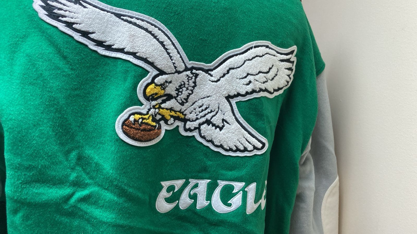 Mitchell & Ness × NFL Mitchell & Ness Philadelphia Eagles Varsity Jacket Size US L / EU 52-54 / 3 - 6 Thumbnail