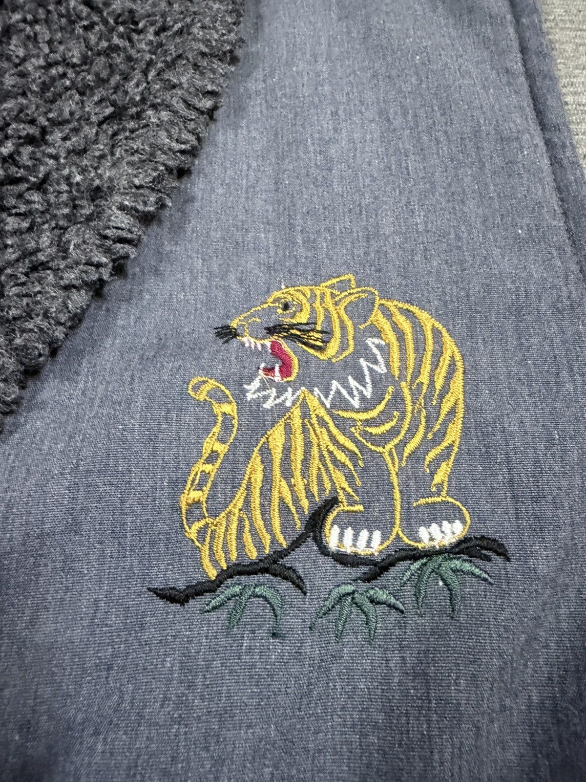 Japanese Brand Vtg🔥Embroidery Tiger Aloha Sherpa Lining Vest Toggle Button Size 44R - 14 Thumbnail