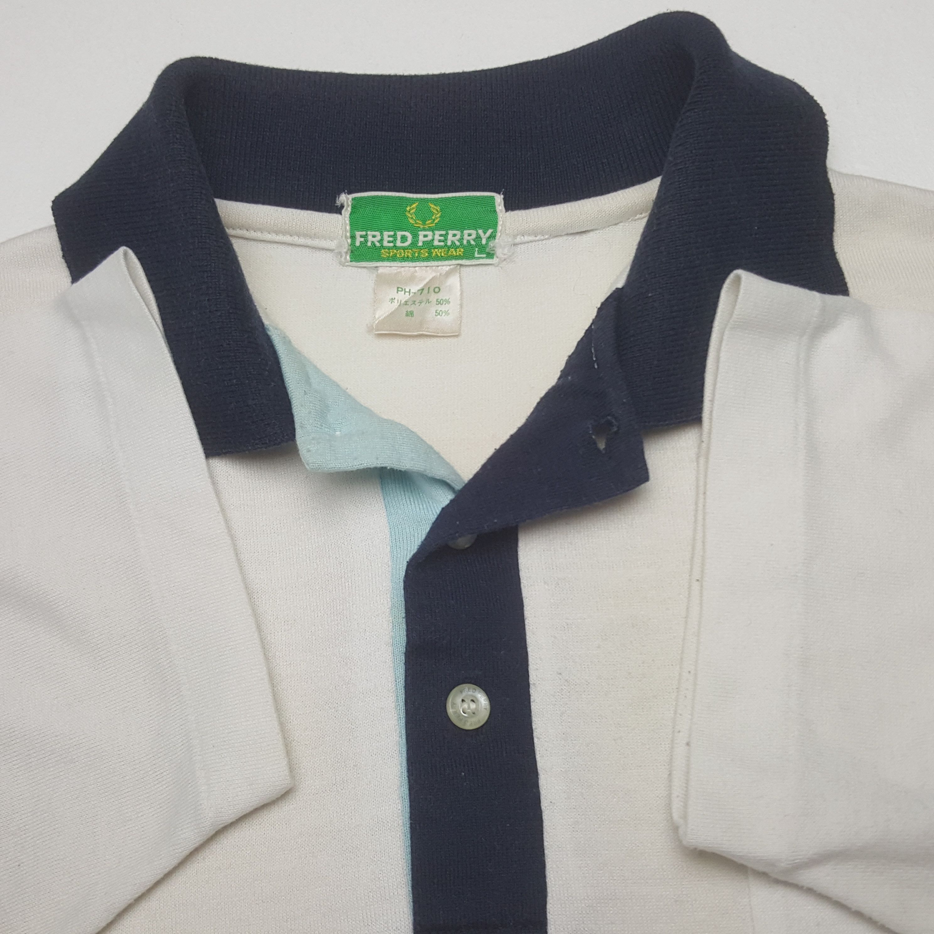 Fred Perry Vintage Fred Perry Small Logo Polos C319N11 Size US M / EU 48-50 / 2 - 5 Thumbnail