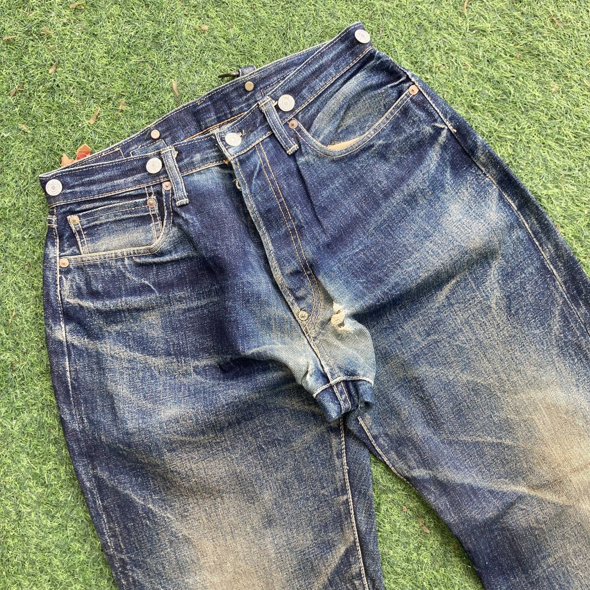 Denime VINTAGE DENIME SELVEDGE BUCKLE BACK DISTRESSED JEANS Size US 29 - 4 Thumbnail