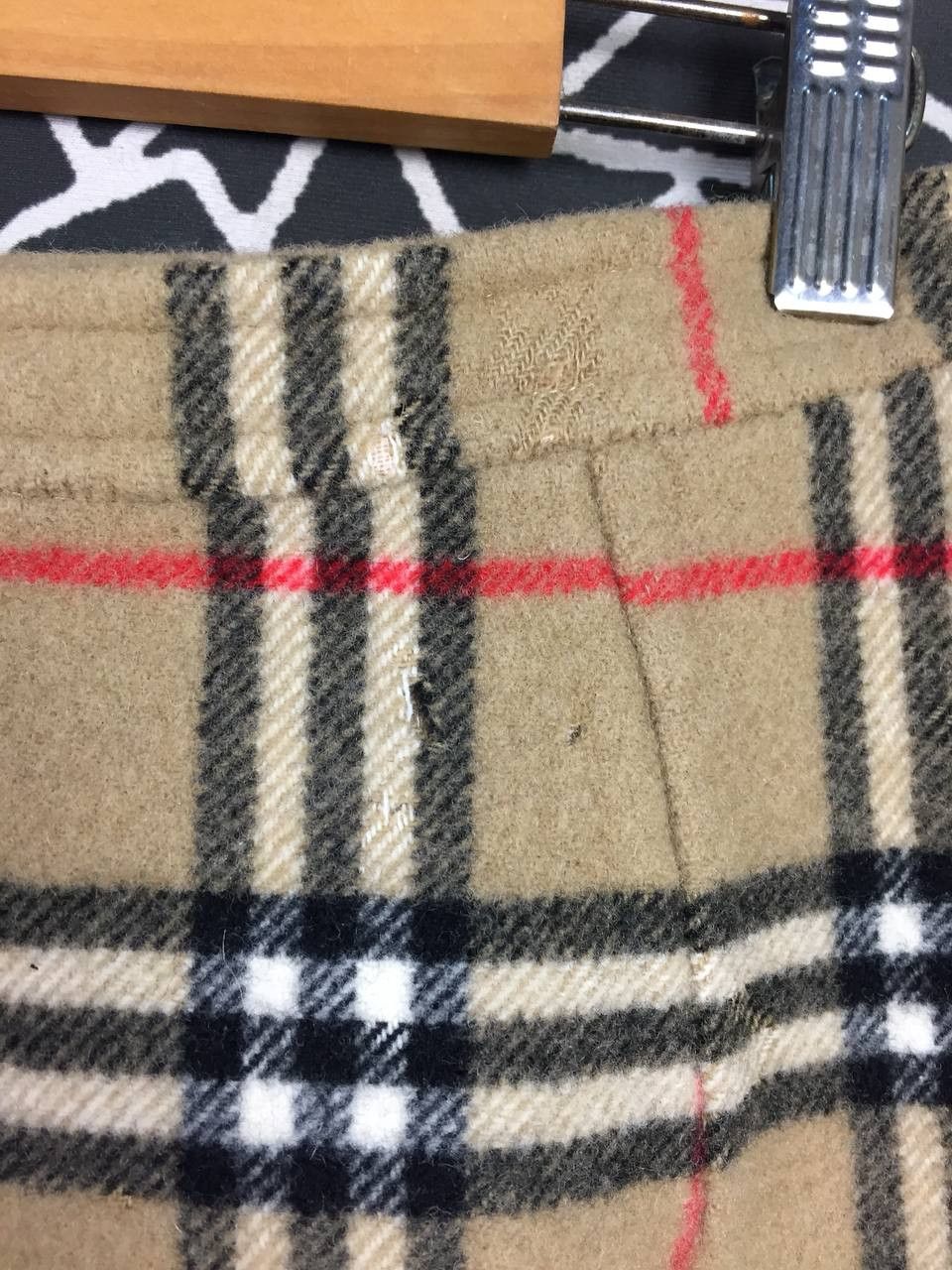 Burberry Vtg Burberry Nova Check Wool Blend Wrap Skirt Size M Size 24" / US 00 / IT 34 - 14 Thumbnail