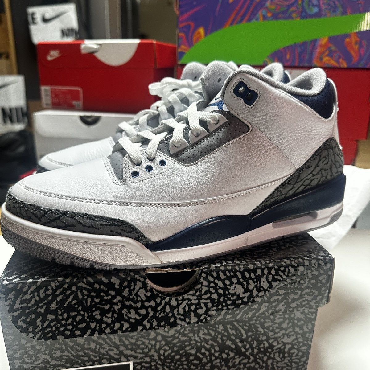 Jordan Brand *NEW* SIZE 10.5 US MEN Air Jordan 3 Retro MIDNIGHT NAVY 2023 Size US 10 / EU 43 - 1 Thumbnail