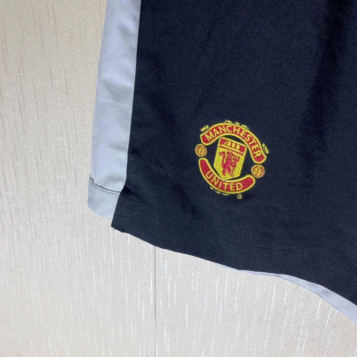 Nike × Vintage Nike Manchester United vintage soccer shorts Size US 36 / EU 52 - 4 Thumbnail