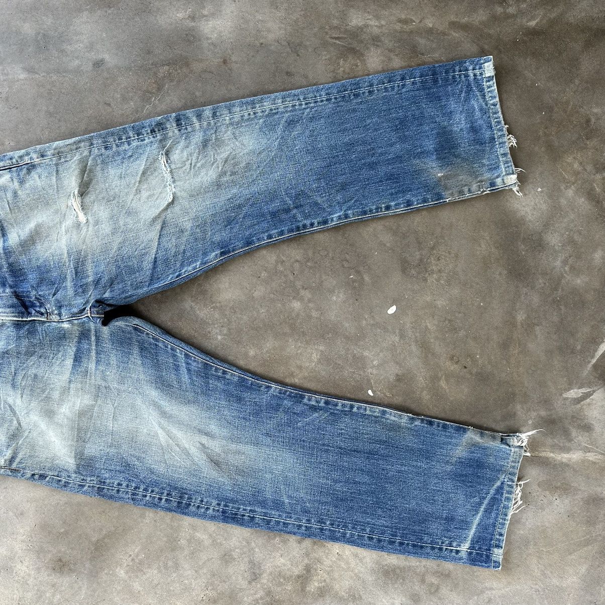 Japanese Brand Vintage Japanese Distressed Faded Denim Jean Pant W34 Size US 34 / EU 50 - 3 Thumbnail