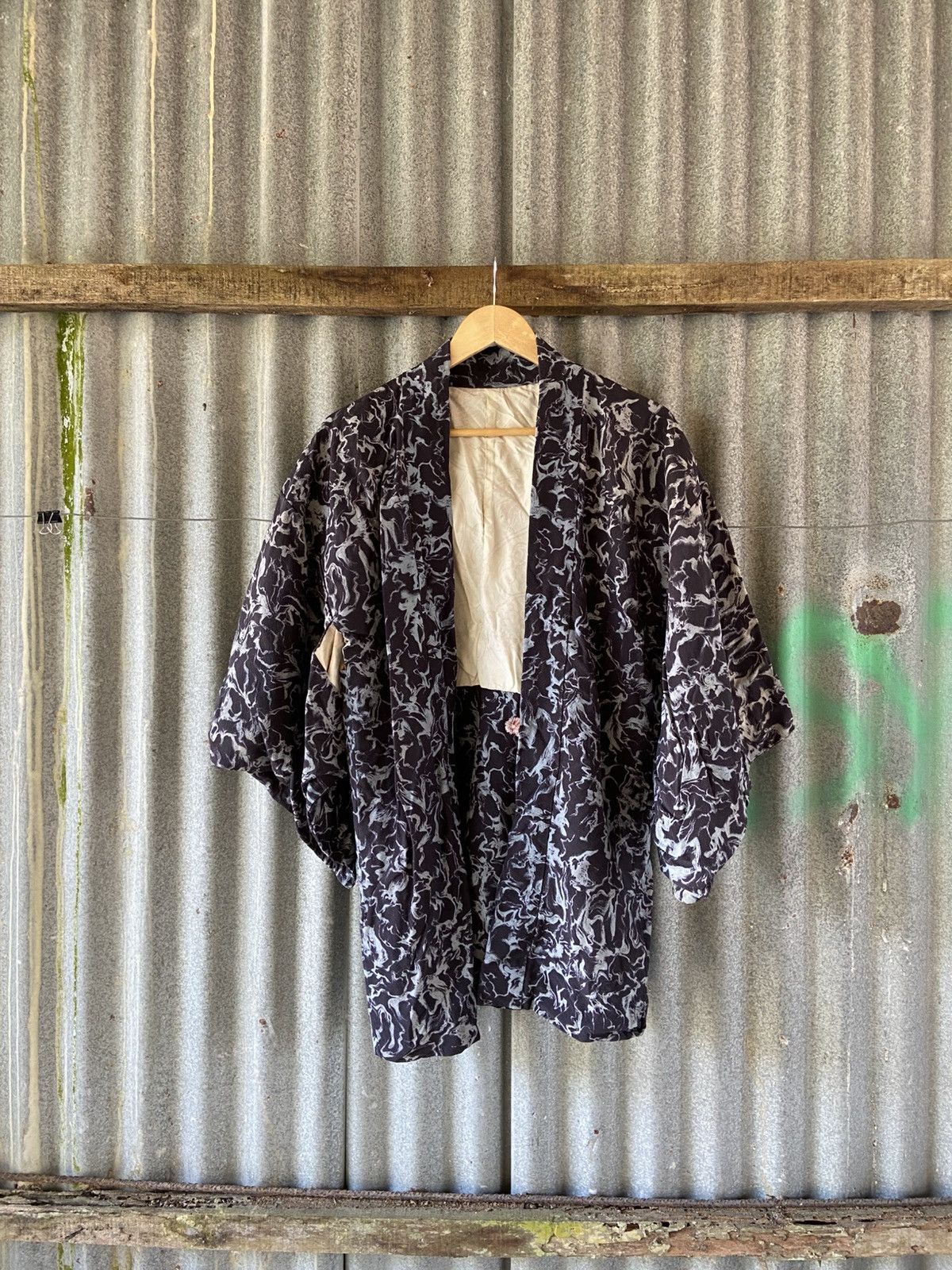 Komono monochrome abstract marble print or smoky camo pattern Size US M / EU 48-50 / 2 - 1 Thumbnail