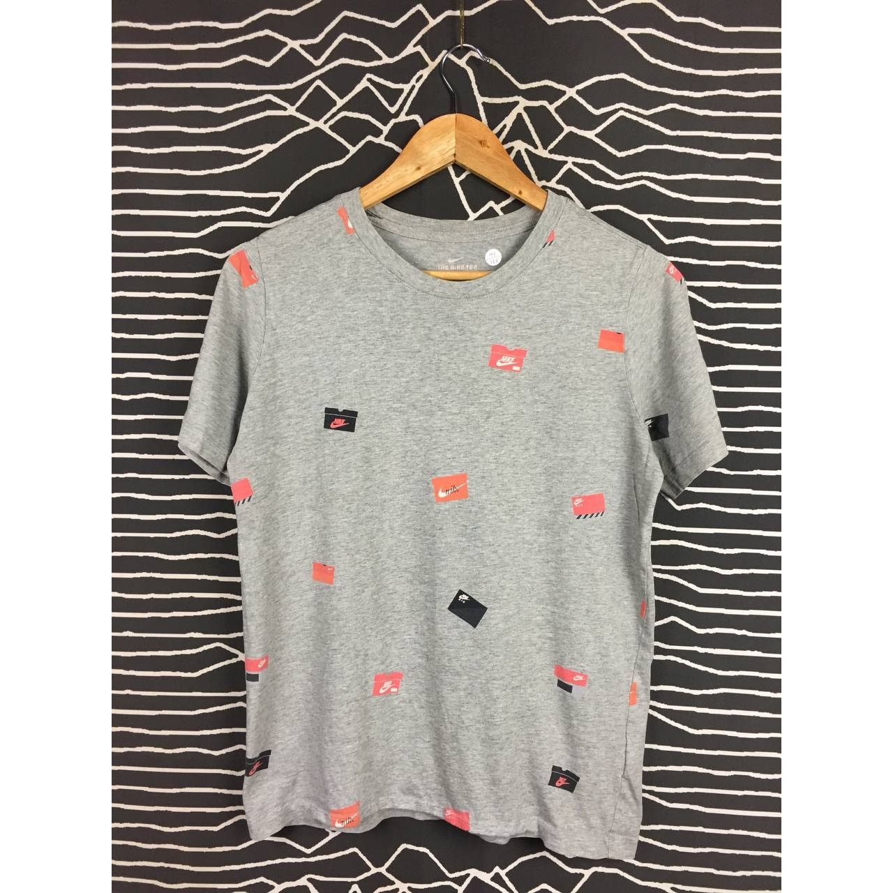 Nike Nike Shoebox Logo Sportswear Tee Youth XL Size US S / EU 44-46 / 1 - 1 Thumbnail