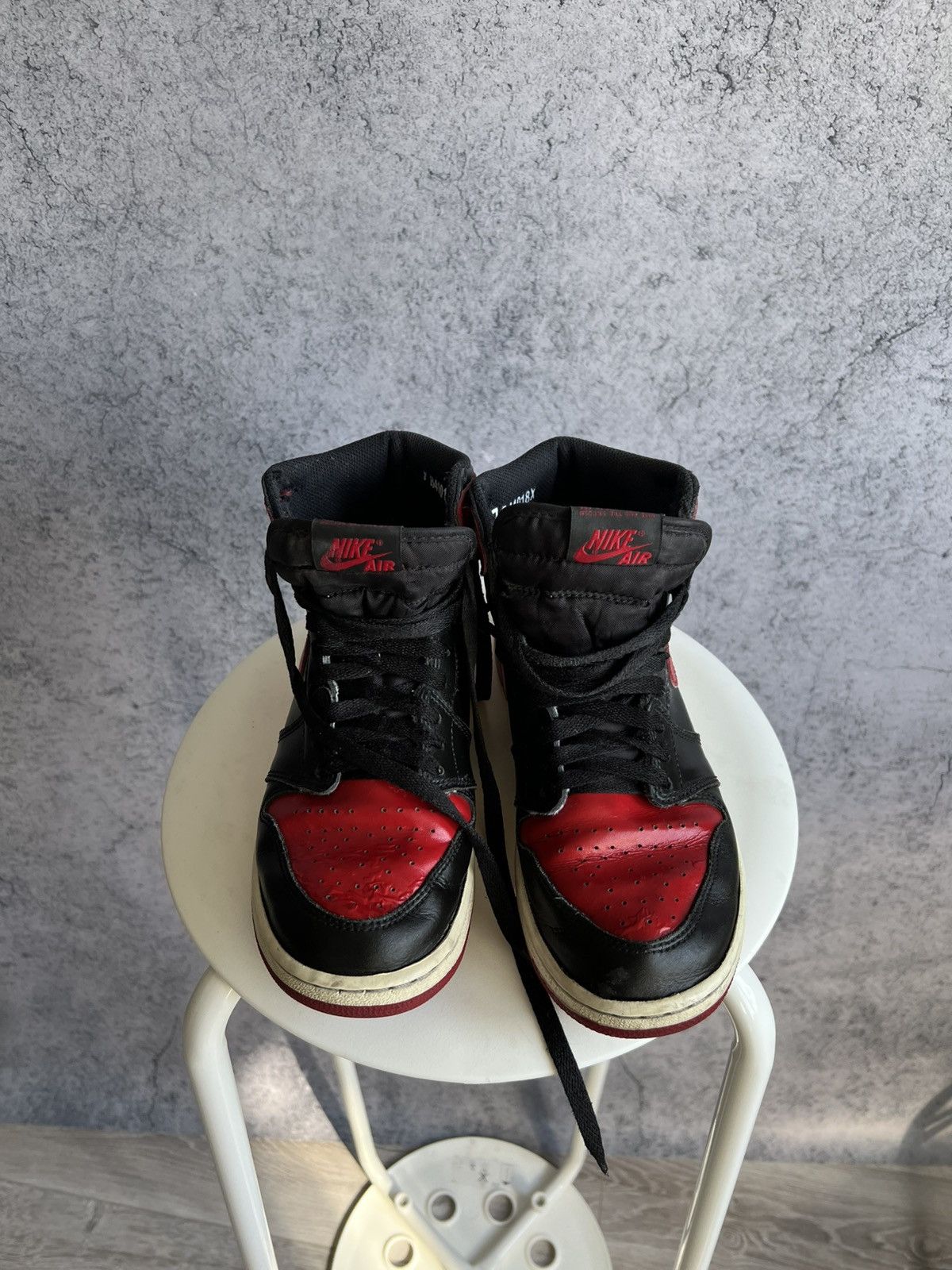 Nike Vintage Nike Air Jordan 1 High Top Sneakers Black and Red Size US 7 / EU 40 - 5 Thumbnail