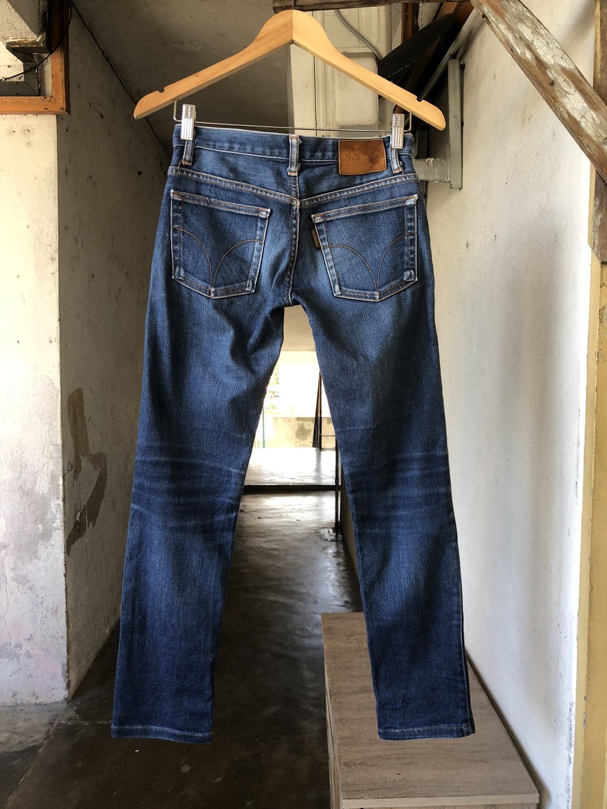 Hysteric Glamour Vintage Hysteric Glamour Faded Straight Cut Jeans Size 26" / US 2 / IT 38 - 2 Thumbnail