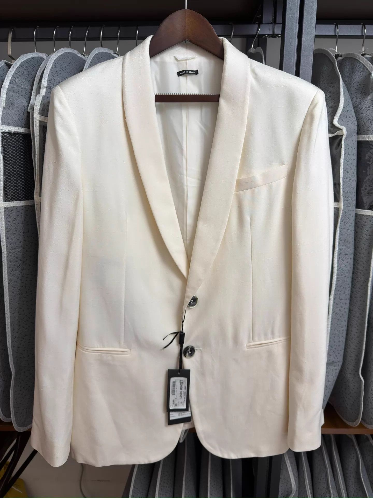 Giorgio Armani Giorgio Armani Silk Slim Suit Cream White 50/52/54 N/W Tags Size 50R - 1 Thumbnail