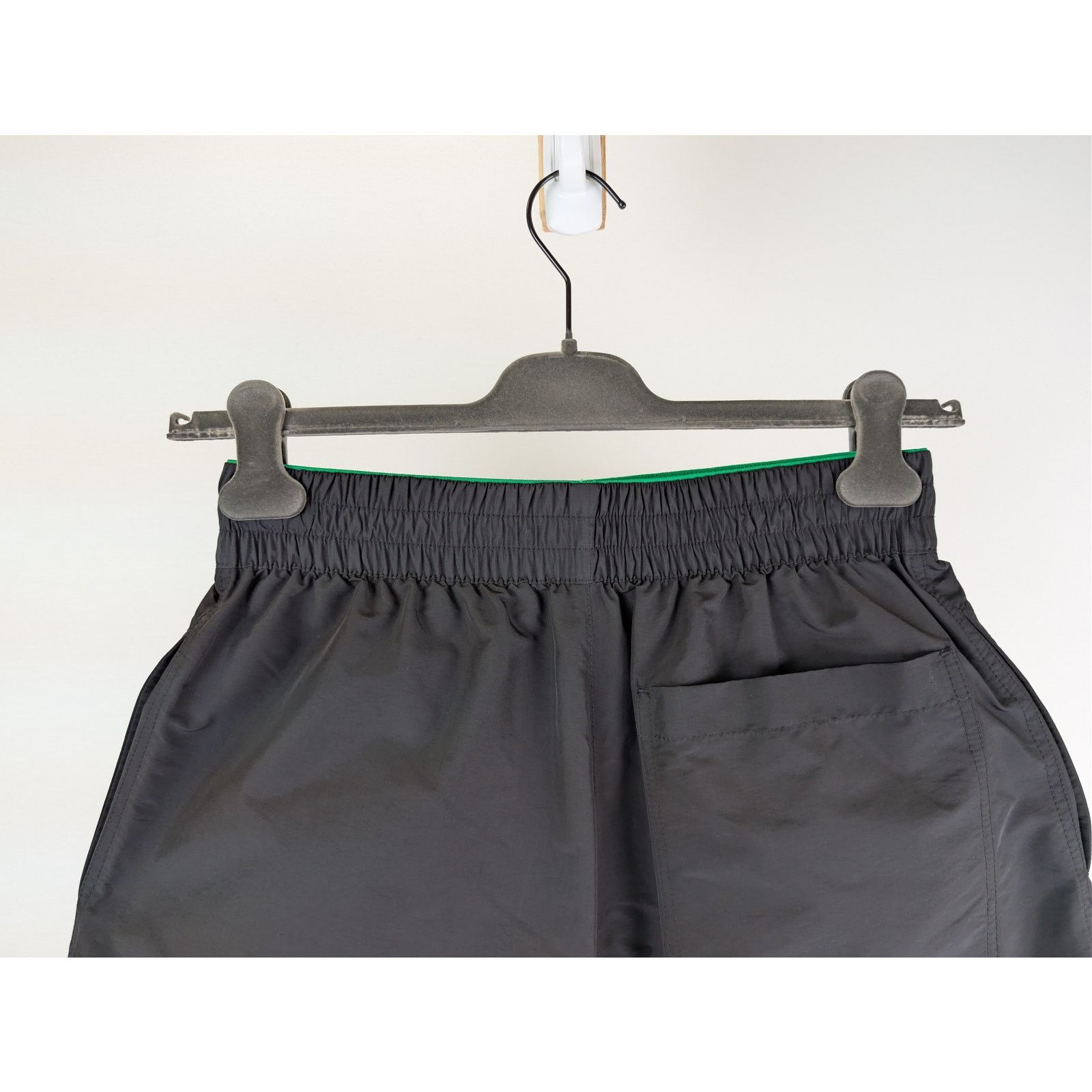 Bottega Veneta o1rshd1 Lightweight Technical Nylon Shorts in Black Size US 30 / EU 46 - 12 Thumbnail