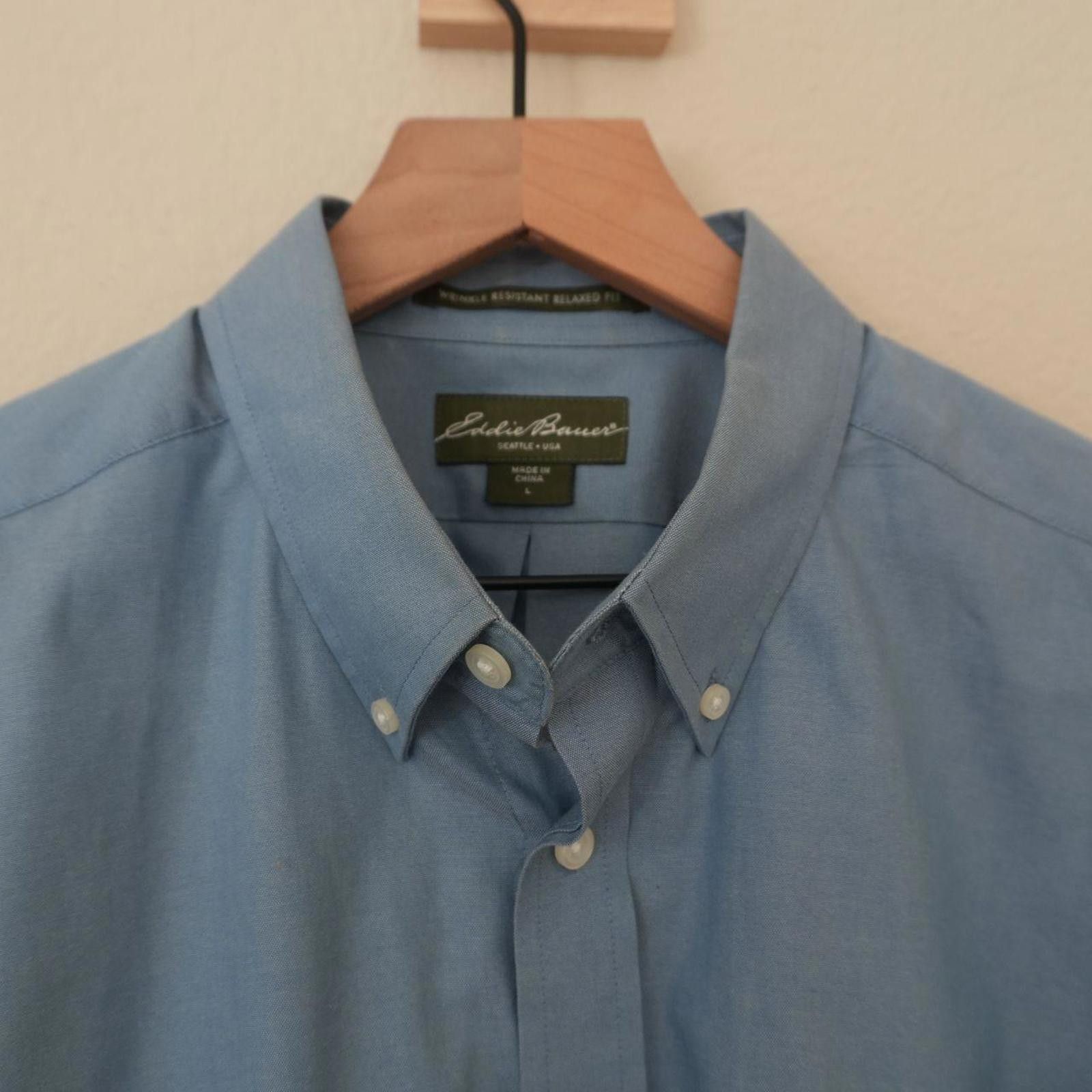 Eddie Bauer Eddie Bauer Shirt Men's L Blue Wrinkle Resistant Relaxed Fit Size US L / EU 52-54 / 3 - 2 Thumbnail