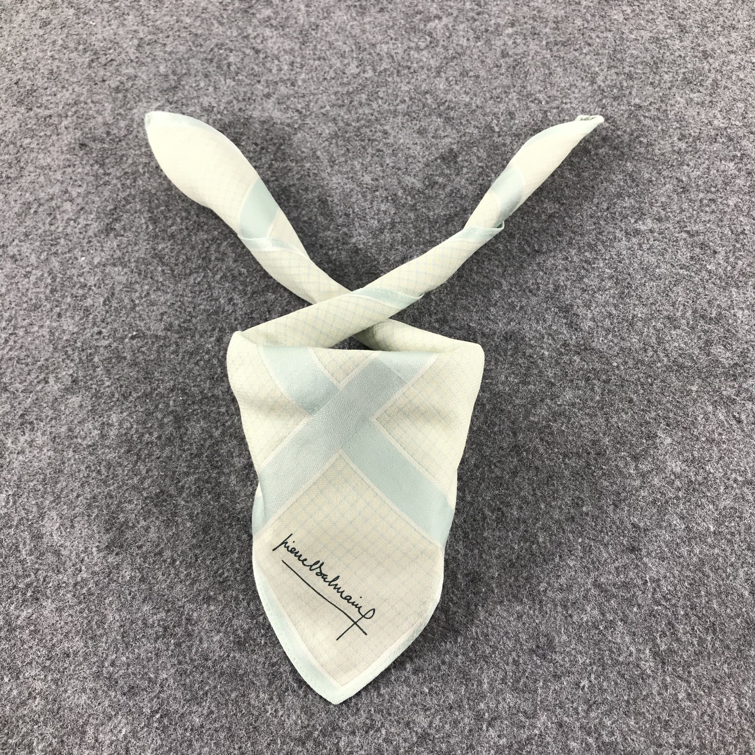 Pierre Balmain Pierre Balmain Handkerchief Neckerchief Bandana H455 Size ONE SIZE - 1 Thumbnail