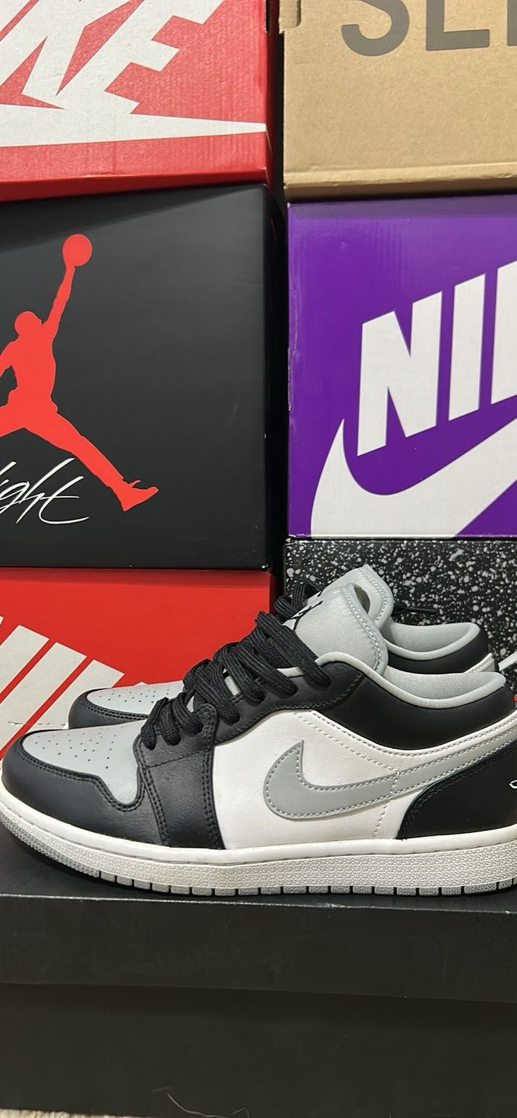 Jordan Brand Jordan 1 Low “Smoke Grey” Size US 8 / EU 41 - 1 Thumbnail