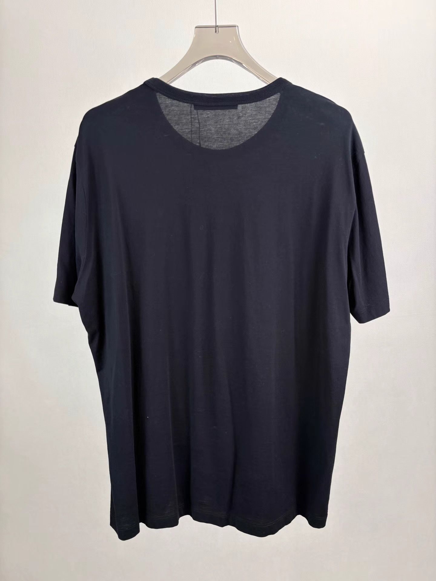 Louis Vuitton LV Black Victory Gesture Short Sleeve K1 Size US XL / EU 56 / 4 - 2 Thumbnail