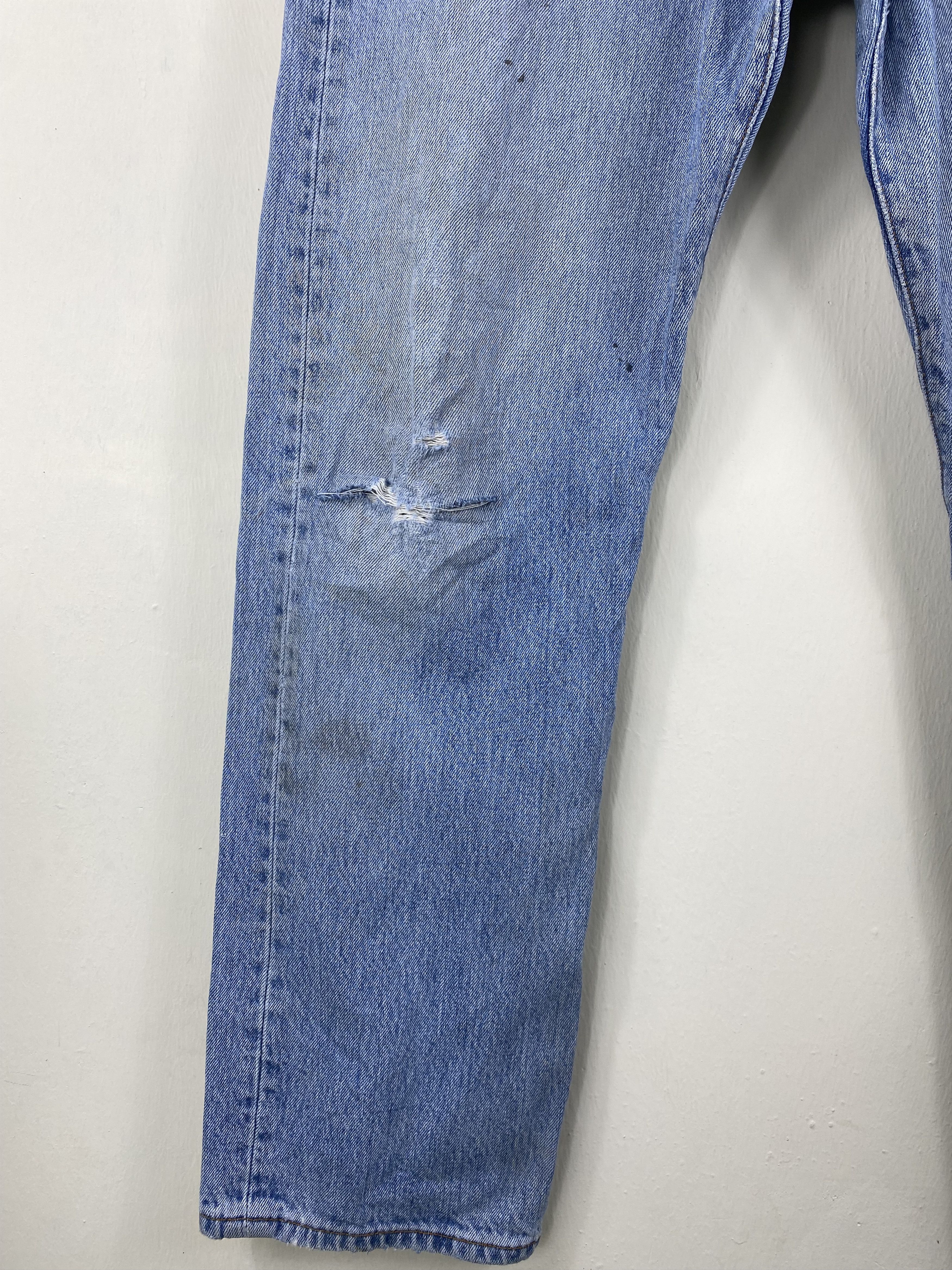 Levi's Vintage Clothing Vintage Levis 501 90s distressed dirty denim W33x29 inch Size US 33 - 4 Thumbnail
