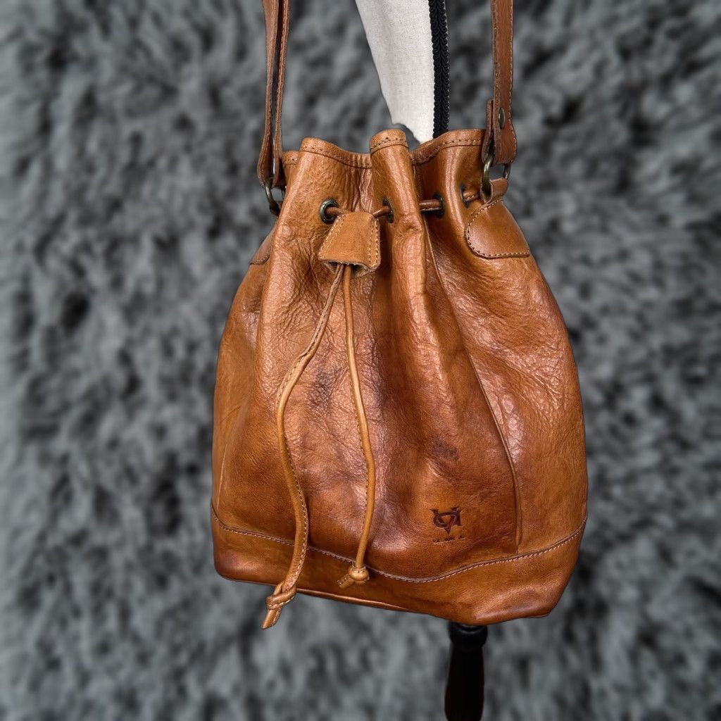 Vintage Valori A. Brown Leather Bucket Bag Medium Designer Shoulder Purse With Gold Hardware For Women