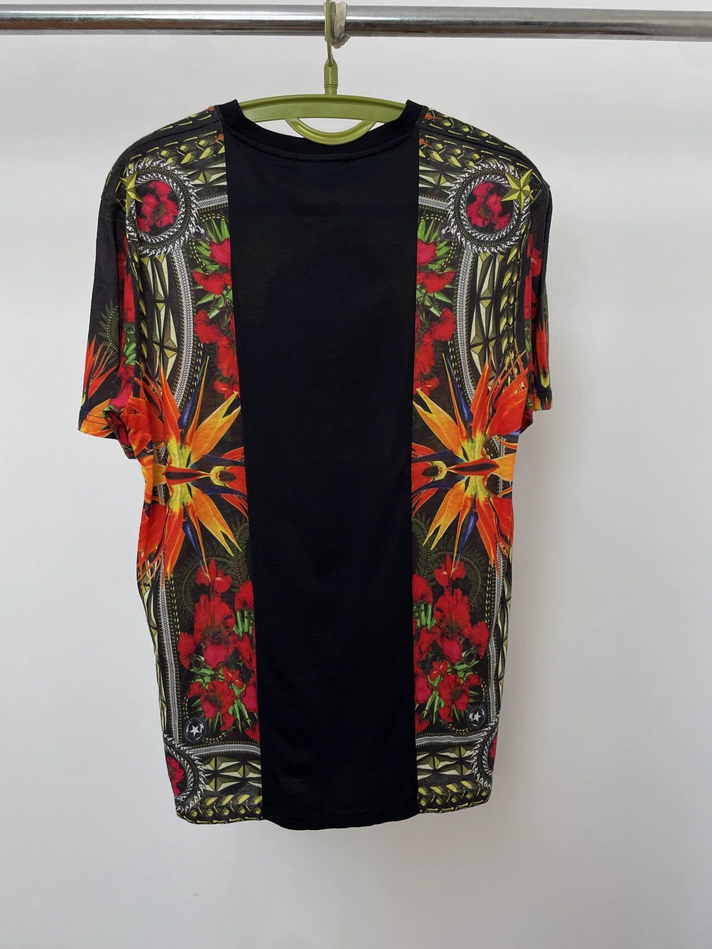 Givenchy Givenchy Mary Red Floral SS Black Gold Halo S Size US S / EU 44-46 / 1 - 2 Thumbnail