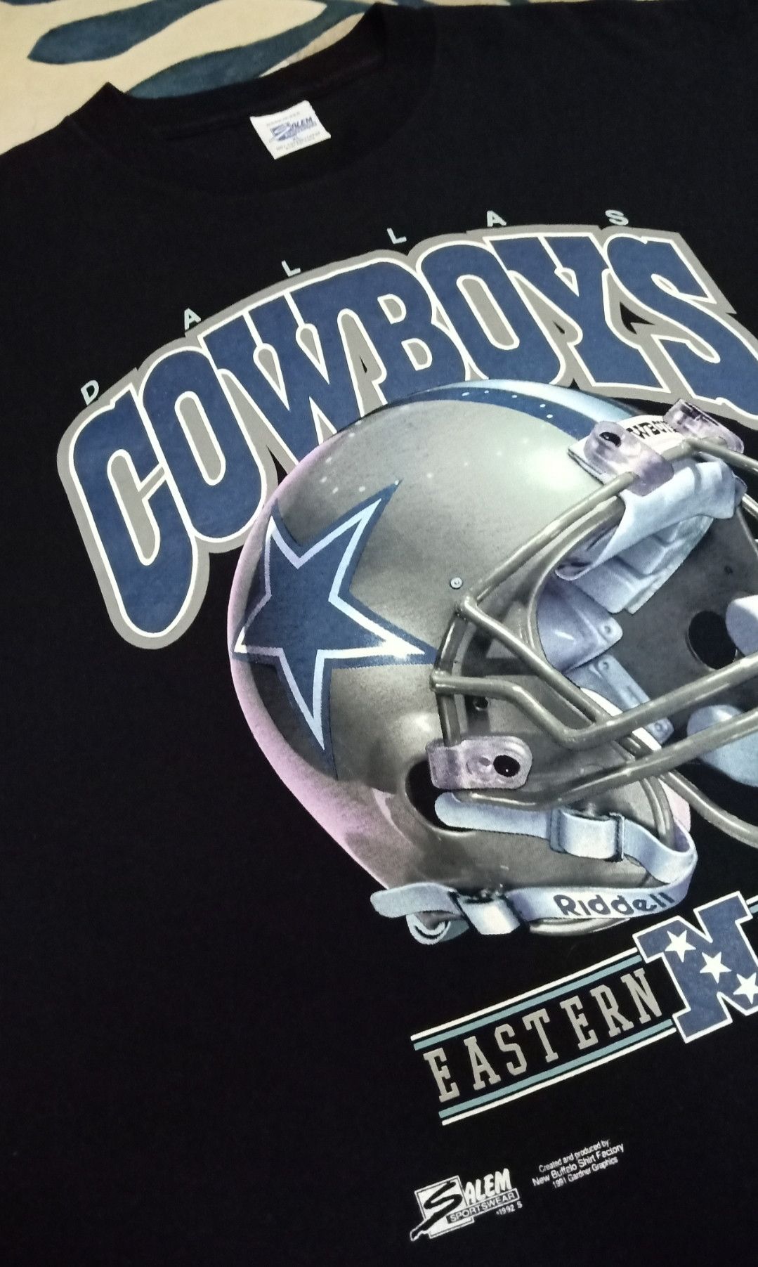 NFL × Salem Sportswear × Vintage Vintage 90s NFL Dallas Cowboys Riddell Helmet T-shirt Size US XL / EU 56 / 4 - 7 Thumbnail
