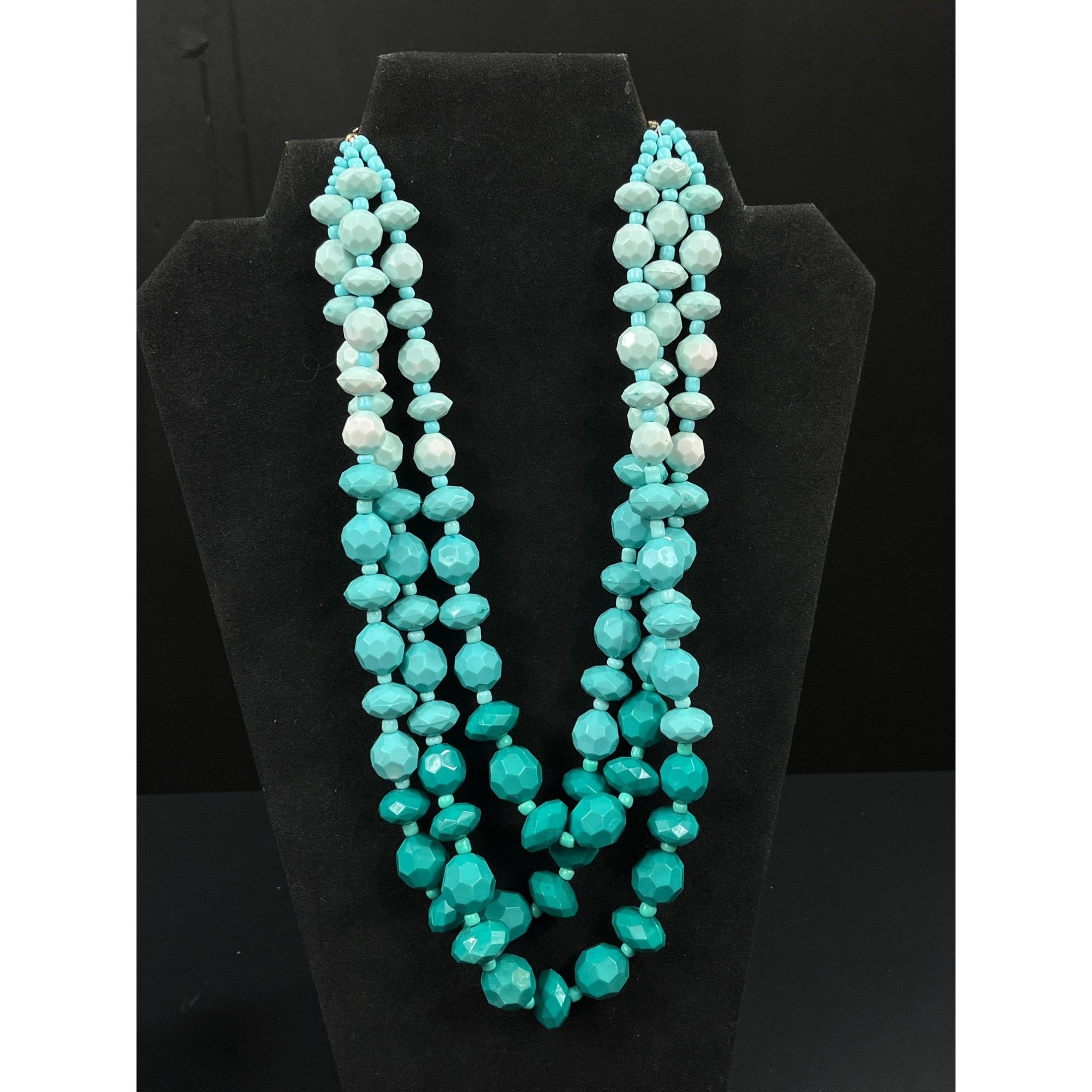 Vintage Turquoise SKU 7877 and White Beaded Necklace 3 Bracelets 1 R Size ONE SIZE - 2 Thumbnail