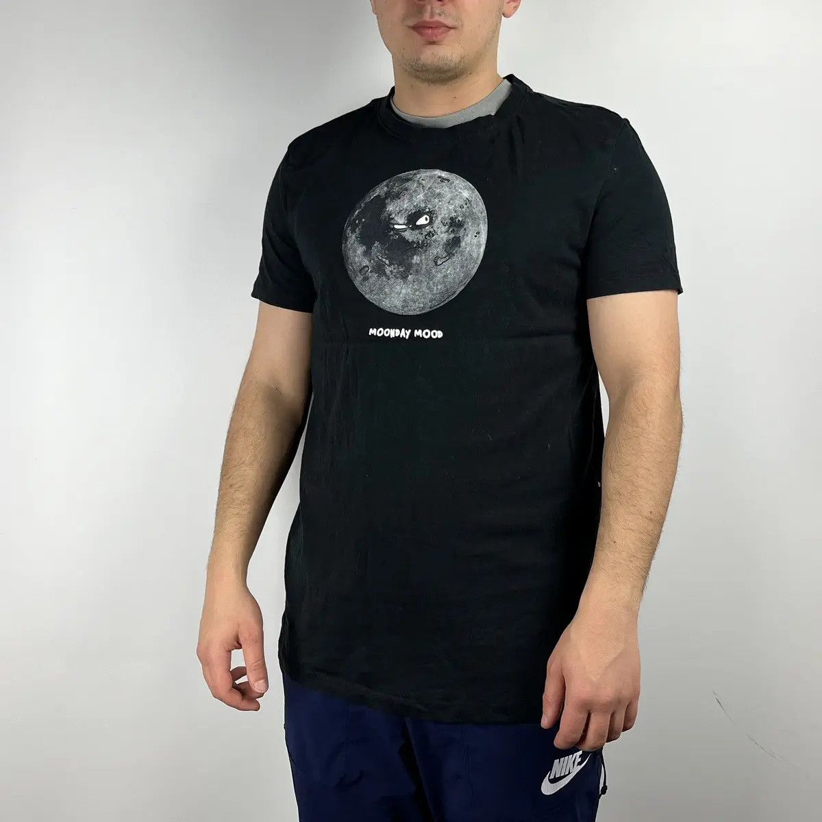 Band Tees Reserved Tshirt moonday mood size Large Size US L / EU 52-54 / 3 - 1 Thumbnail