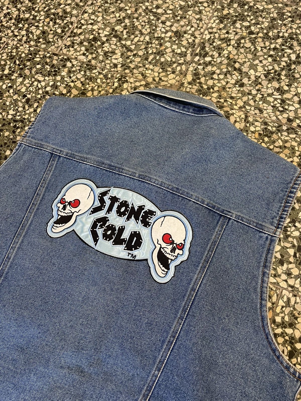 WWF Vntage Stone Cold Steve Austin Jeans vest WWF Attitude 1999 Size US L / EU 52-54 / 3 - 13 Thumbnail