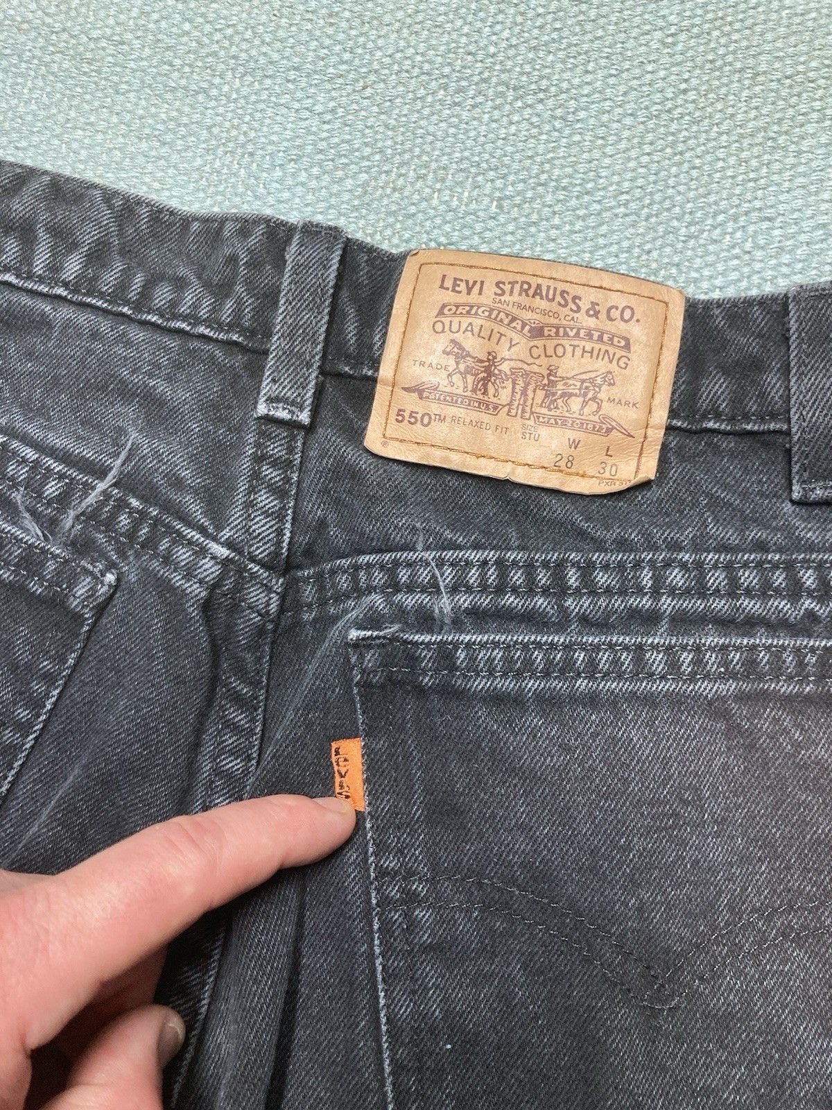Levi's × Vintage 90s Levi’s 550 jeans orange tab relaxed taper student 27x29 Size US 27 - 3 Thumbnail
