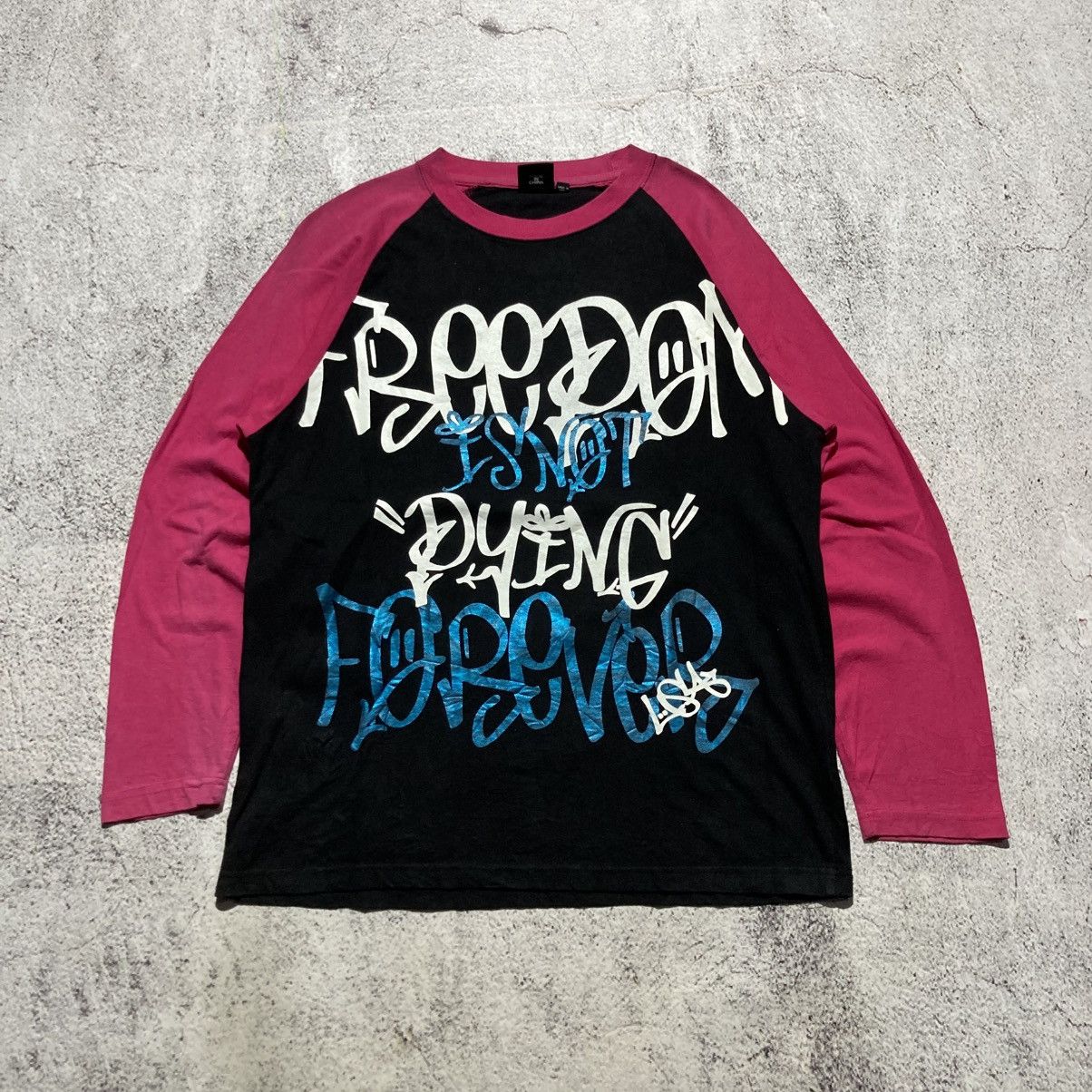 20471120 20471120 - Hyoma Kiss Parody Punk Graphic L/S - Black