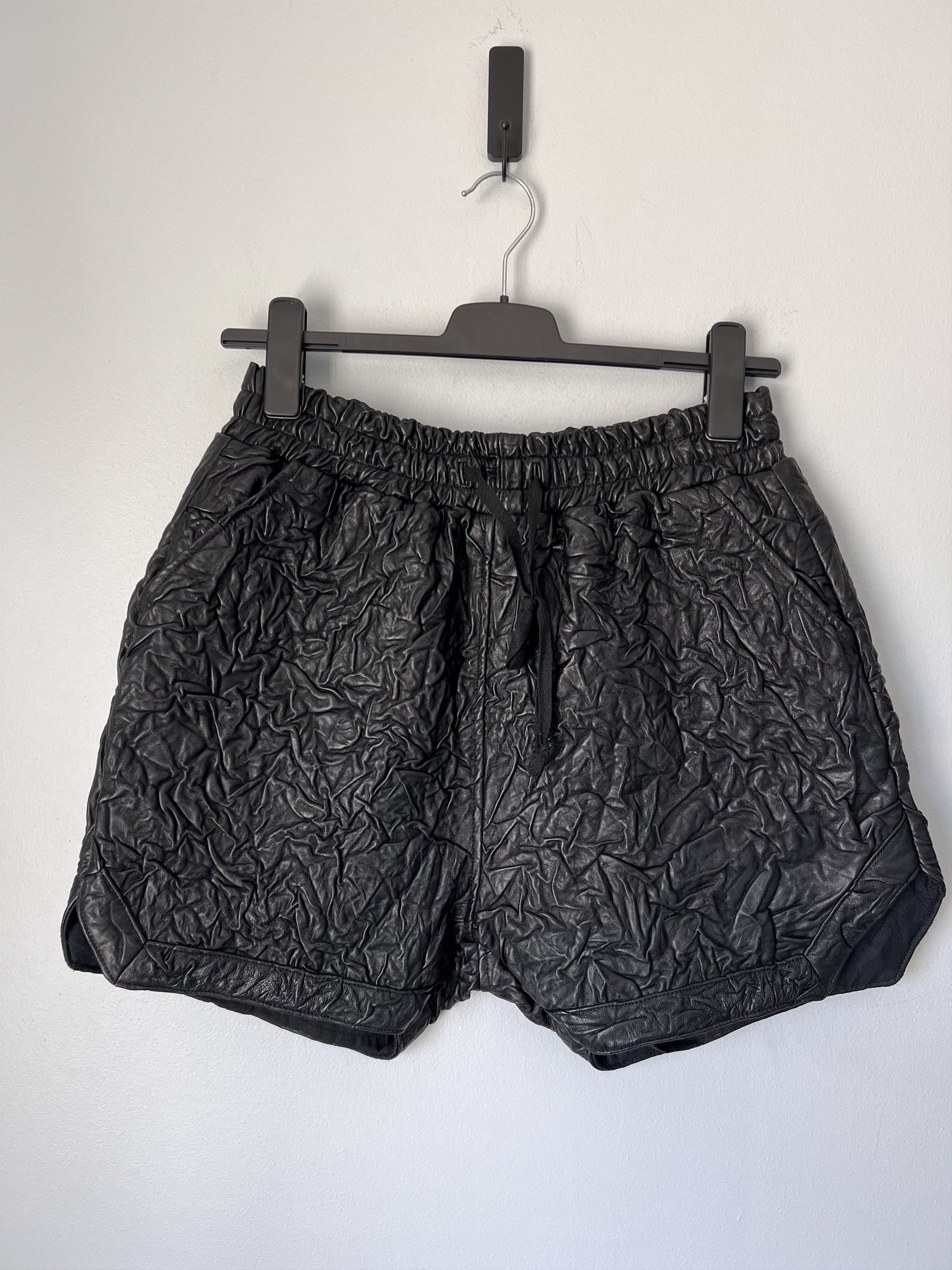 Who Decides War Who Decides War Leather Crinkled Tailored Shorts in Black Size US 32 / EU 48 - 1 Thumbnail