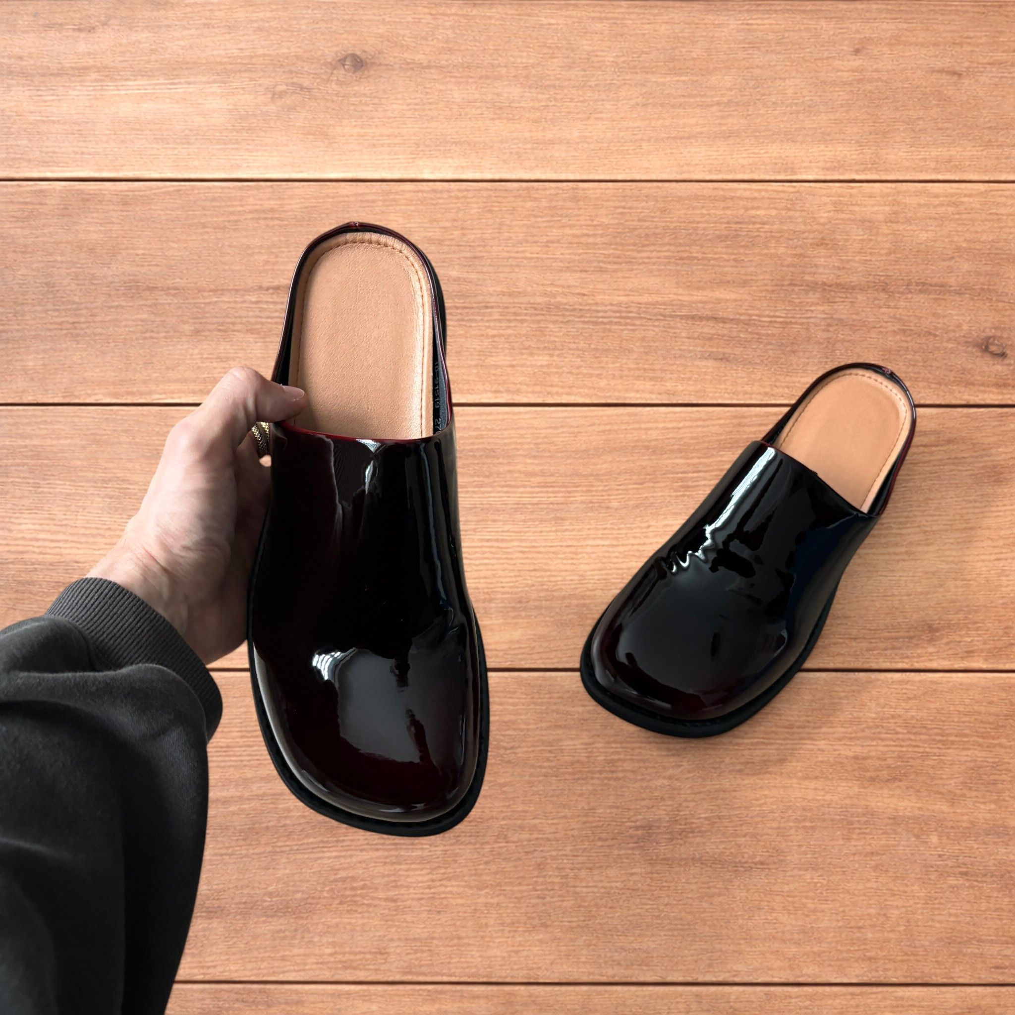 Japanese Brand Lovely faux leather slip on clogs slippers in oxblood red. Size US 11 / EU 44 - 5 Thumbnail