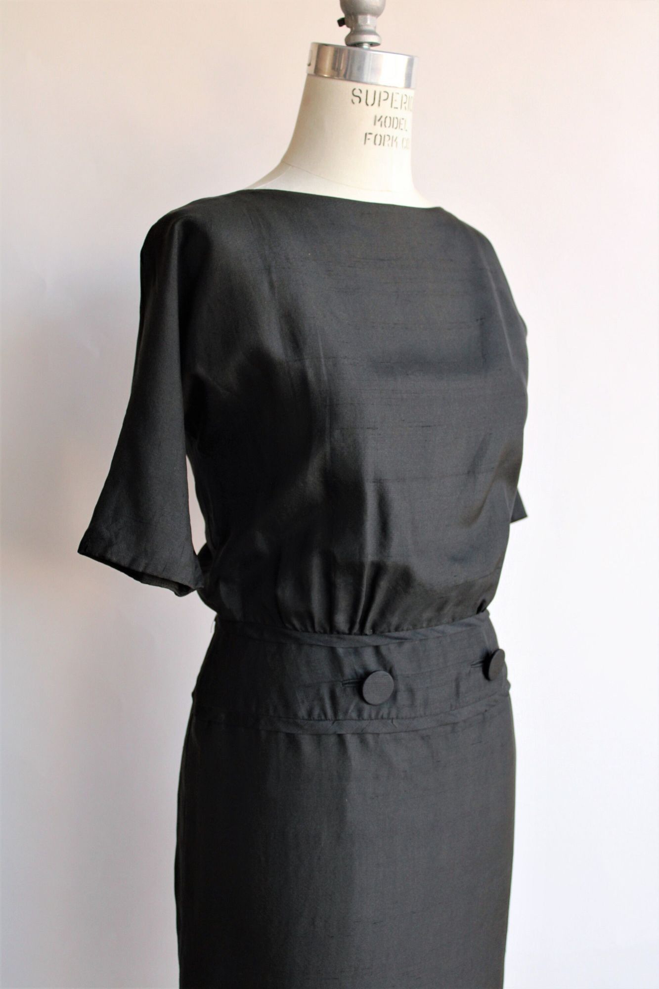 Vintage Vintage 1950s 1960s Dress, Carl Naftal Black Dupioni Silk Li Size M / US 6-8 / IT 42-44 - 5 Thumbnail