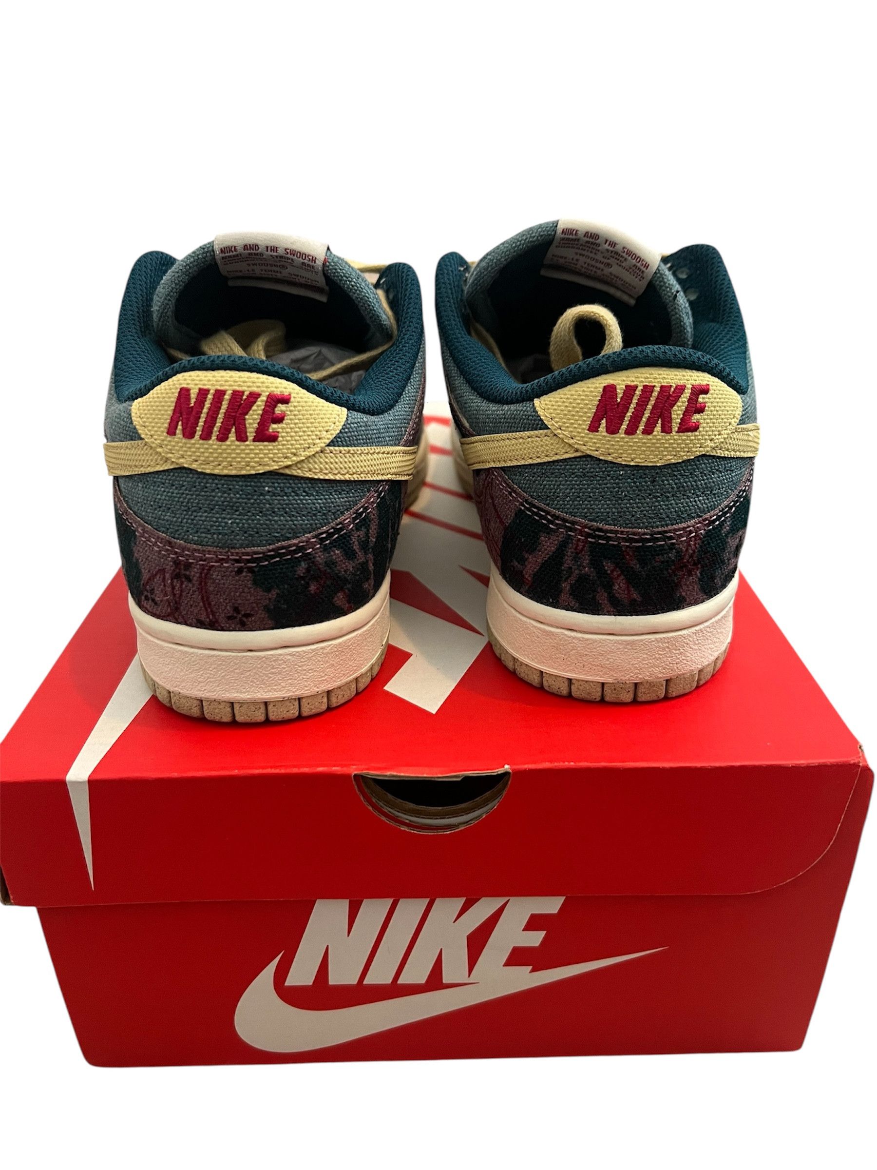 Nike Community Garden Dunks Size US 8.5 / EU 41-42 - 3 Thumbnail