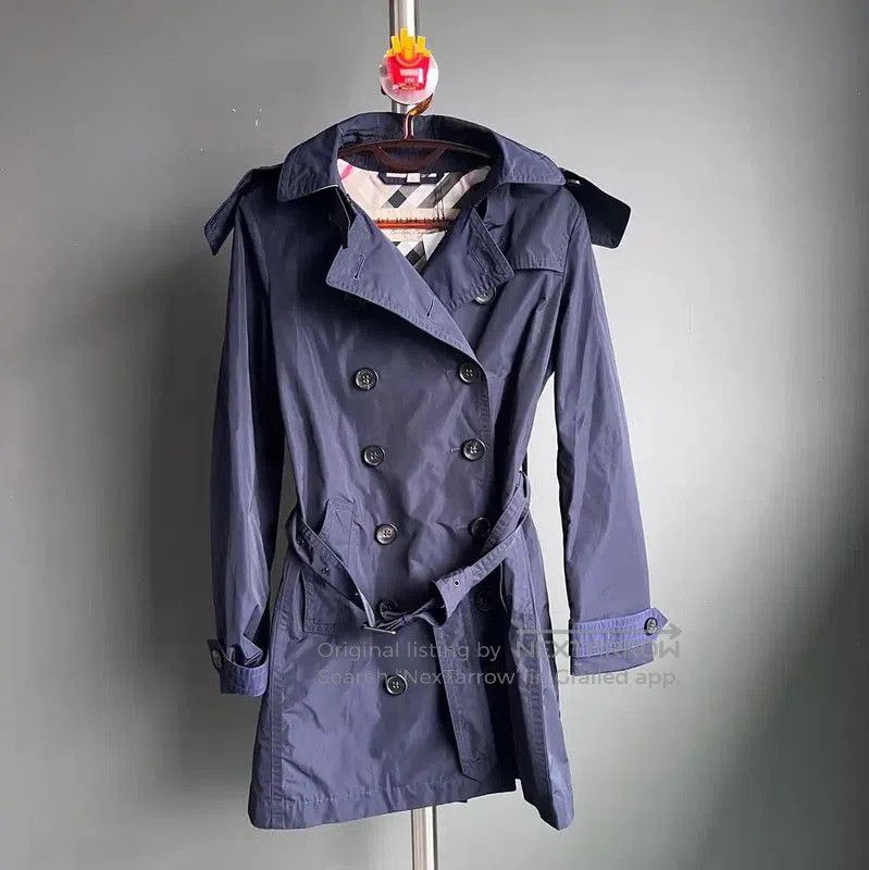 Burberry Burberry Women's Navy Blue Trench Coat. Size M / US 6-8 / IT 42-44 - 1 Thumbnail