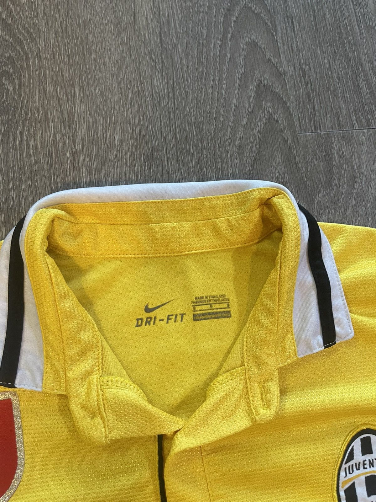 Nike Juventus Away Football Soccer Shirt Jersey Nike Authentic Size US S / EU 44-46 / 1 - 4 Thumbnail