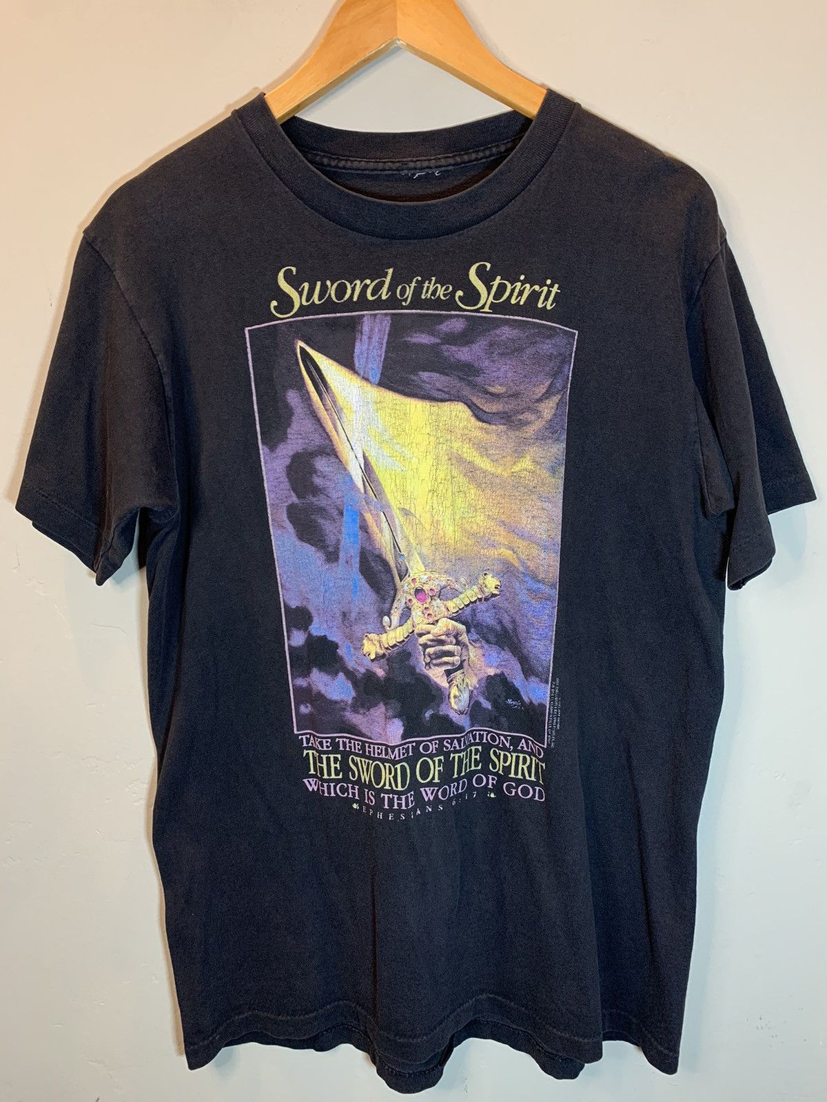 Vintage RARE Vintage Living Epistles Sword Of The Spirit Jesus Shirt Size US L / EU 52-54 / 3 - 1 Thumbnail