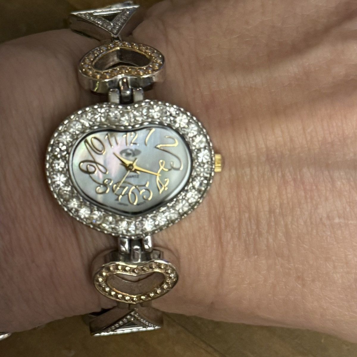 Other Vintage Sanis two tone heart shaped rhinestone watch Size ONE SIZE - 4 Thumbnail