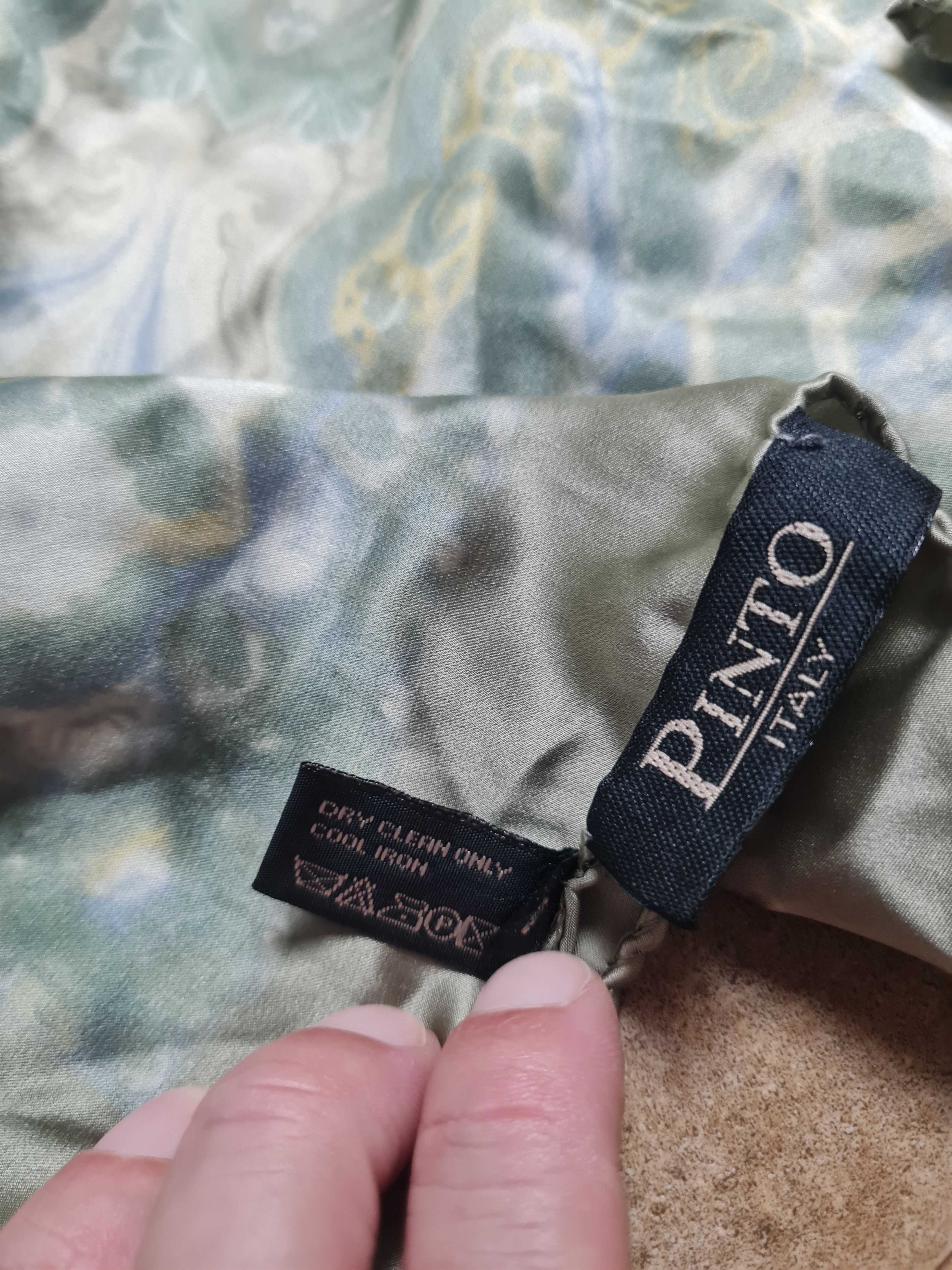 Other Vintage PINTO Silk Scarf Scarves Animal made in Italy Size ONE SIZE - 8 Thumbnail