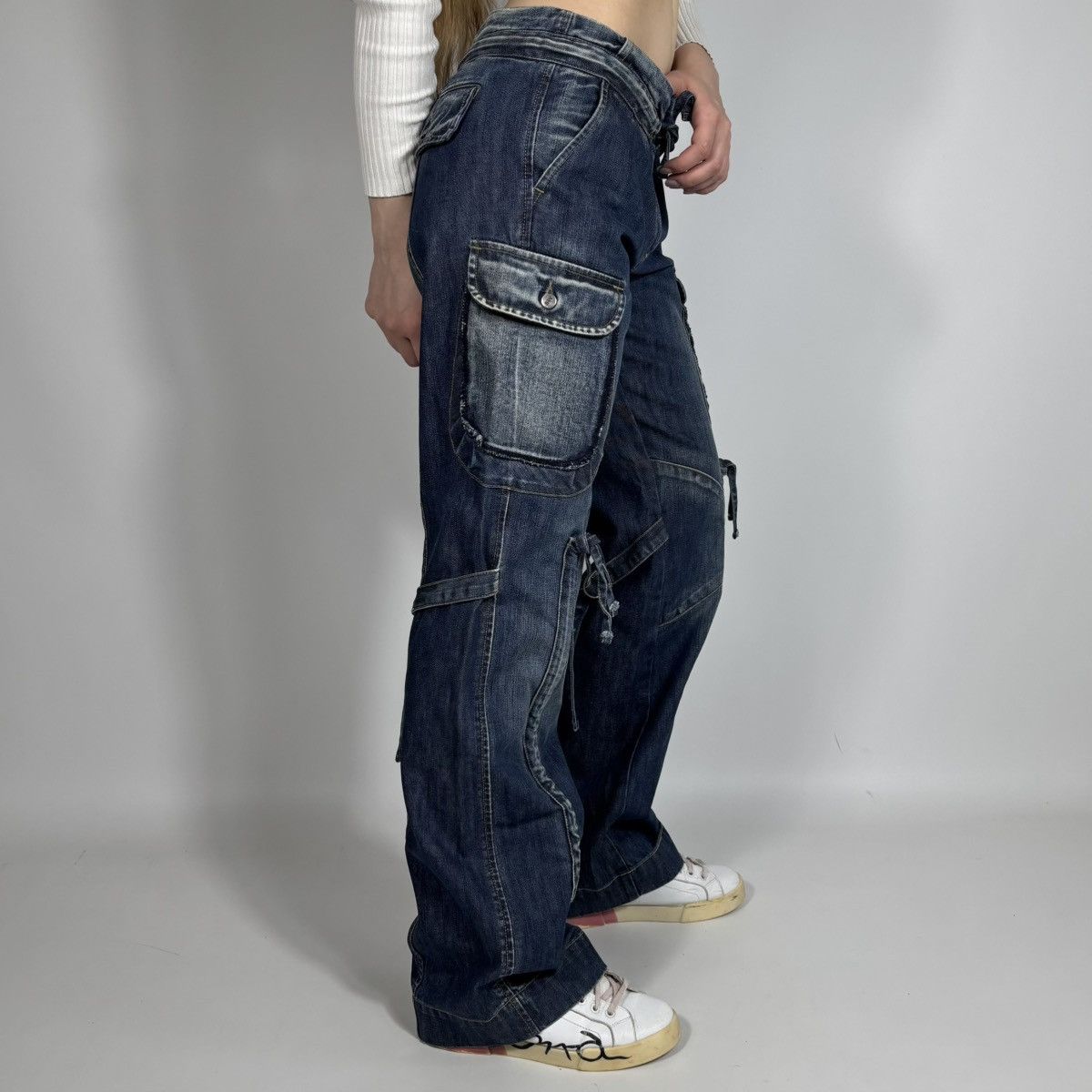 Japanese Brand Vintage Y2K Japanese Cargo Denim Jeans Bondage Style Size 27" / US 4 / IT 40 - 2 Thumbnail