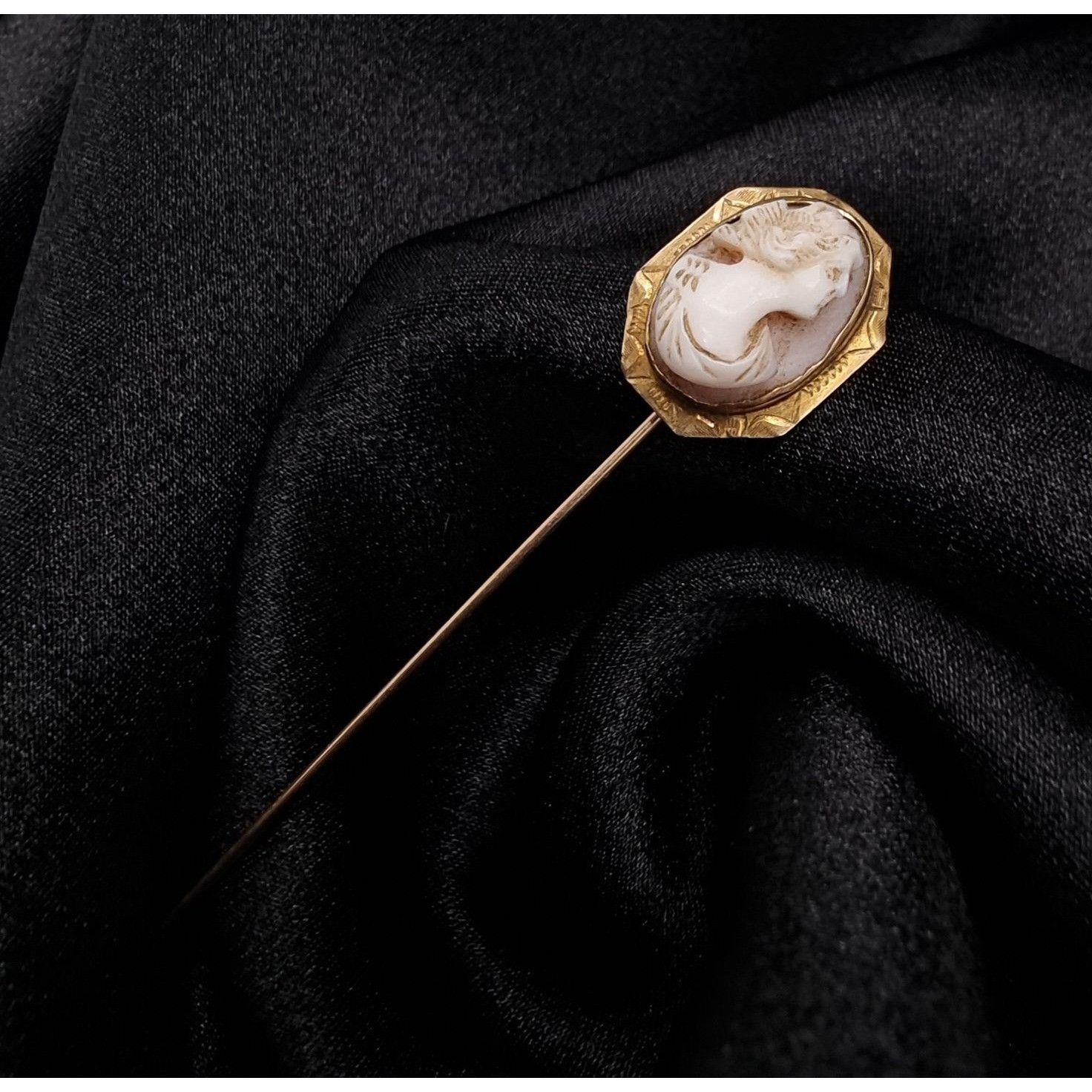 Vintage Antique Victorian 10K Gold Cameo Stick Pin With Carved Shell Size ONE SIZE - 1 Thumbnail