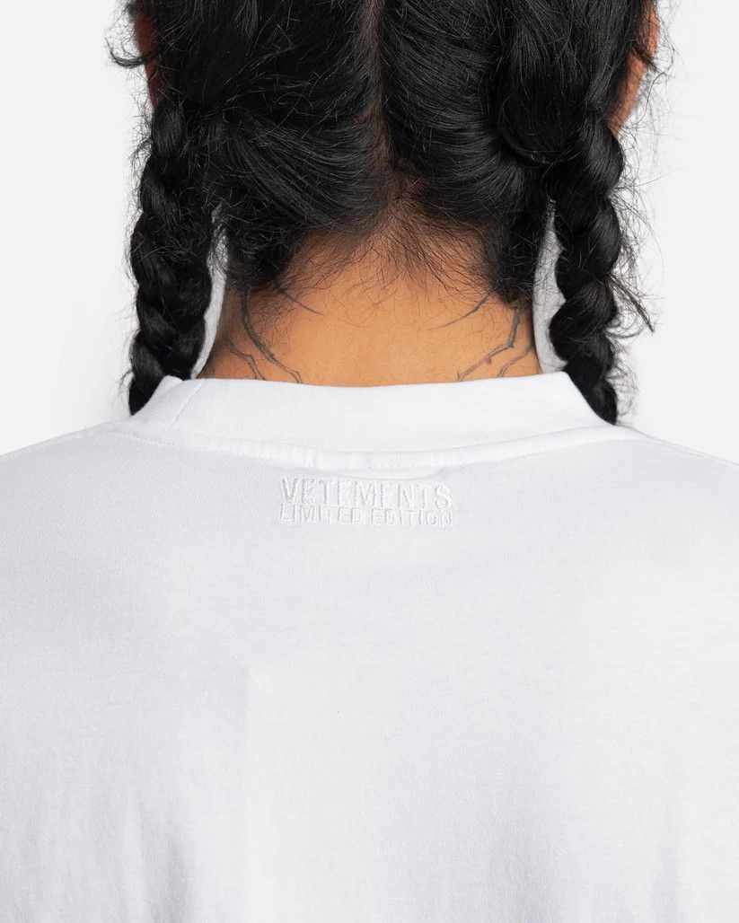 Vetements o1y0924 T-Shirt in White Size US M / EU 48-50 / 2 - 5 Thumbnail
