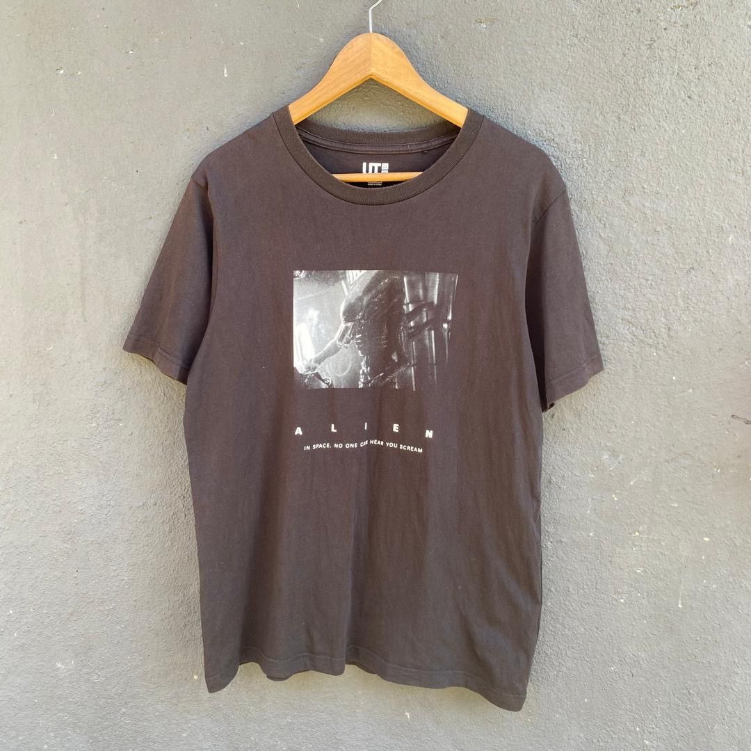 Uniqlo Thrashed Faded Alien Movie X Uniqlo Tee Size US L / EU 52-54 / 3 - 1 Thumbnail