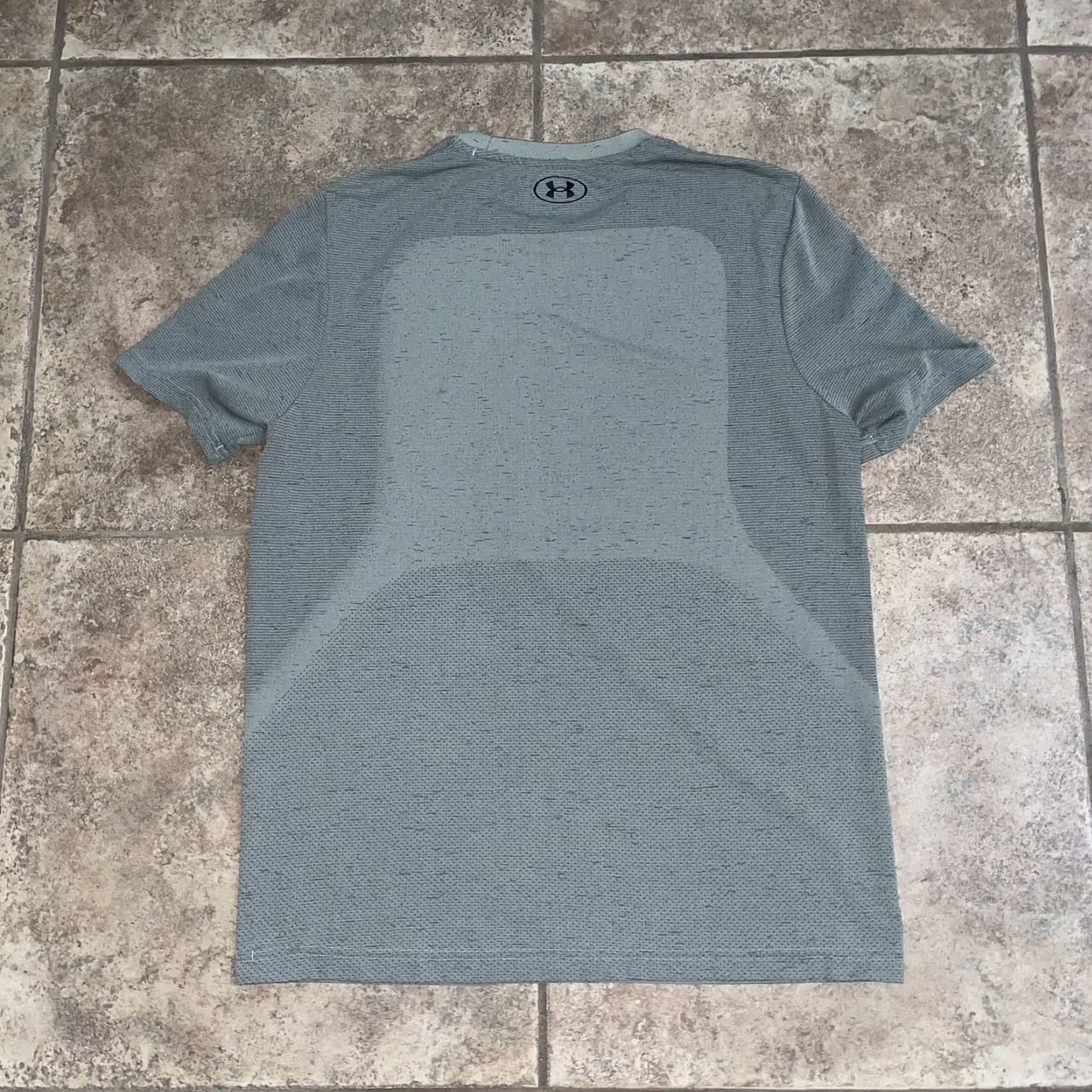 Under Armour Under Armour T-Shirt Athletic Gray Men's Large Fitted Regular Size L Activewear Mens Size US L / EU 52-54 / 3 - 6 Thumbnail