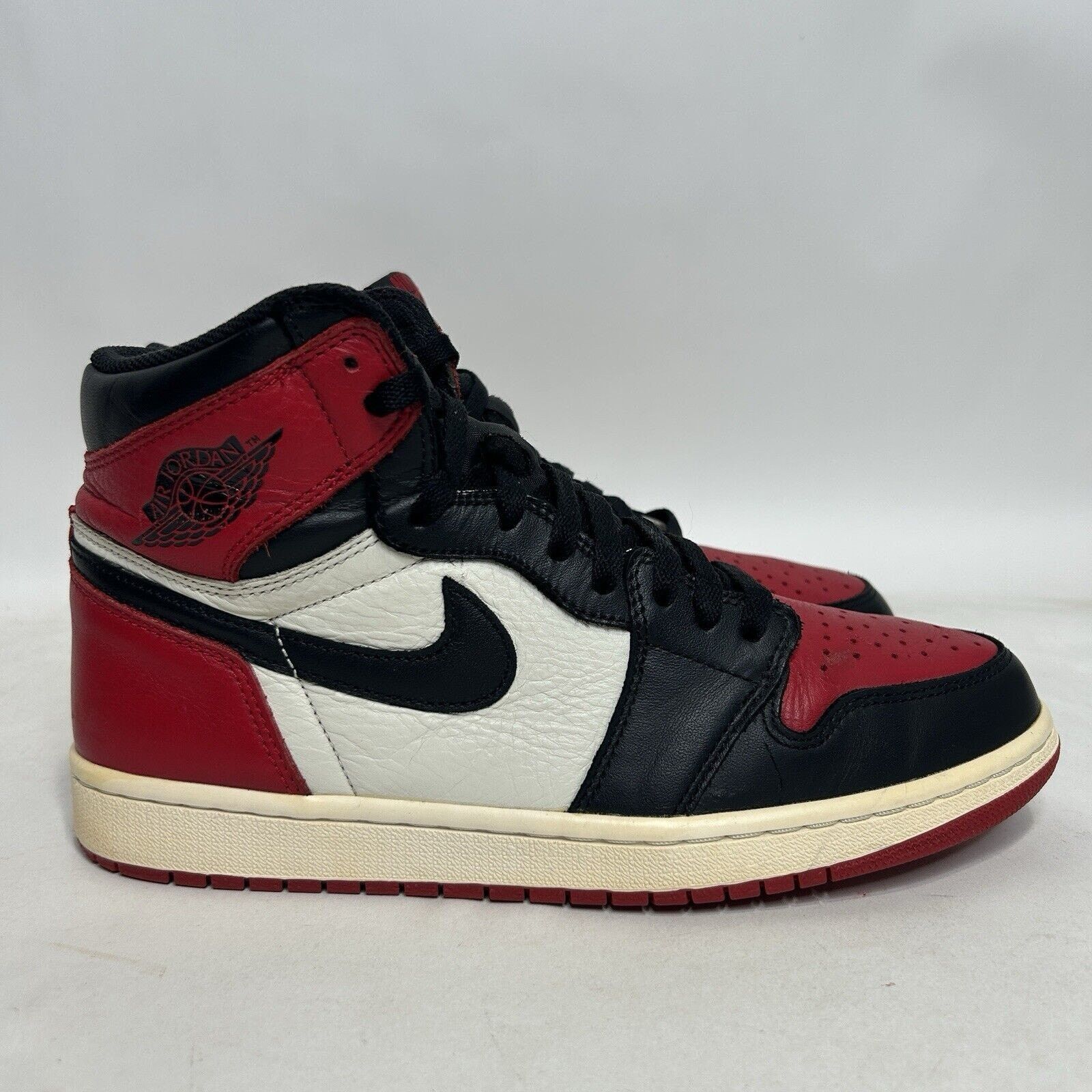 Jordan Brand Nike Shoes Air Jordan 1 Retro OG High “Bred Toe/Chicago” Size US 9.5 / EU 42-43 - 4 Thumbnail
