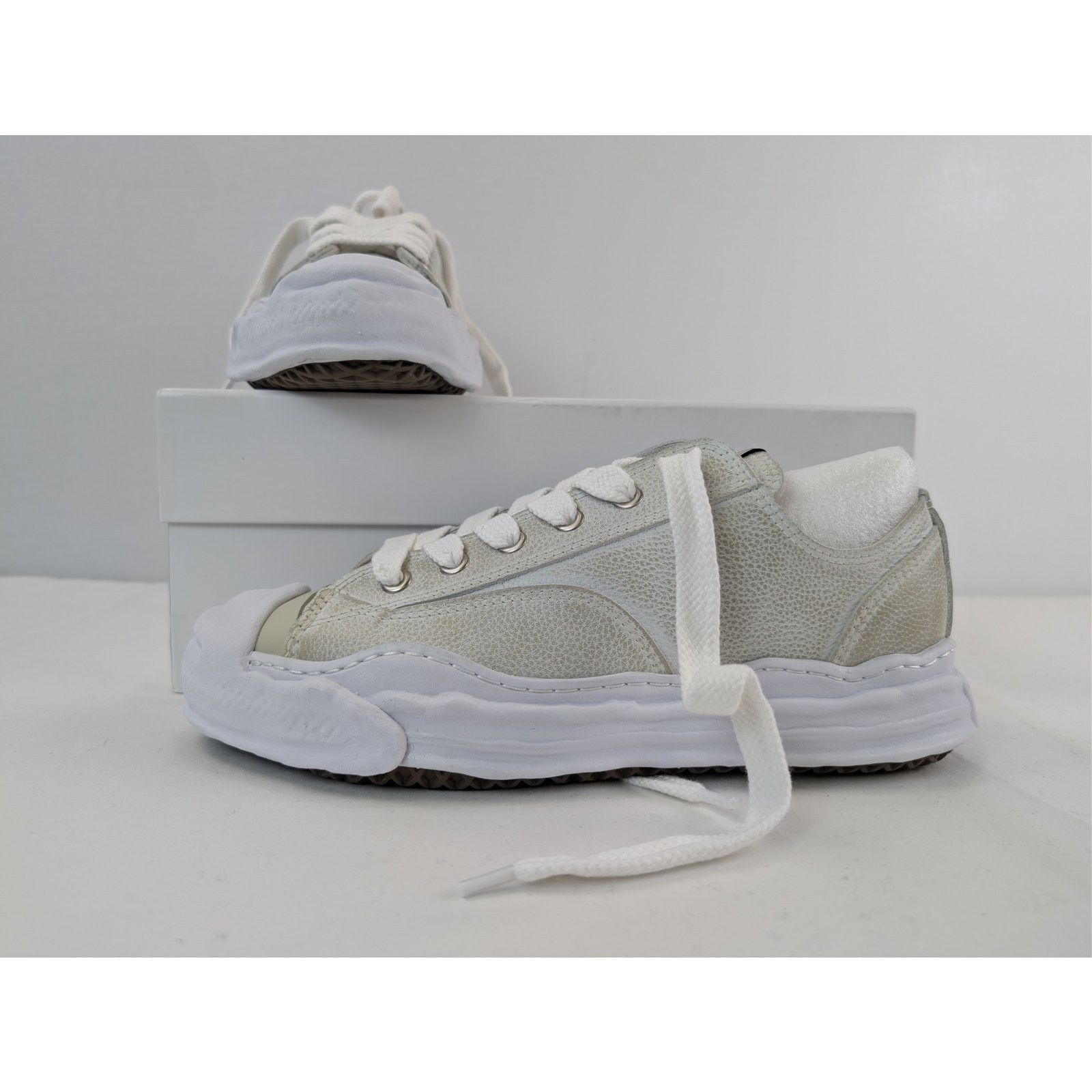 Maison MIHARA YASUHIRO o1rshd1 Hank Original Sole Brushed Sneaker in White Size US 12 / EU 45 - 20 Thumbnail