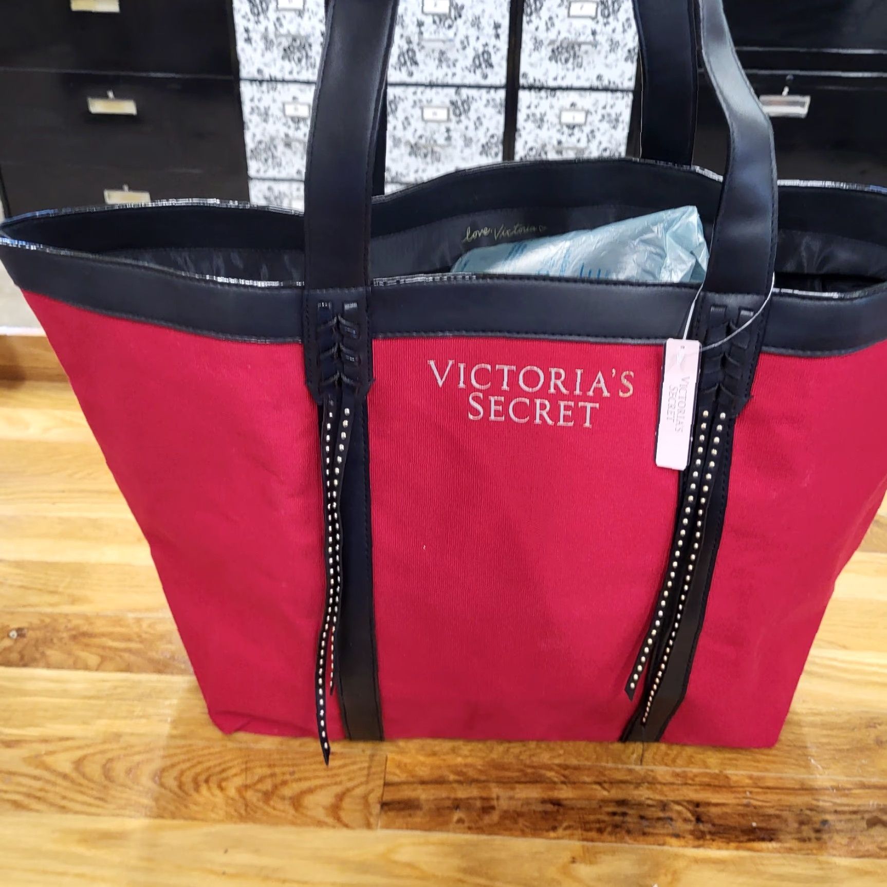 Victoria's Secret NWT Victoria's Secret Canvas Tote Beach Duffle Bag Red Black 23" X 13.5" X 7" Size ONE SIZE - 3 Thumbnail