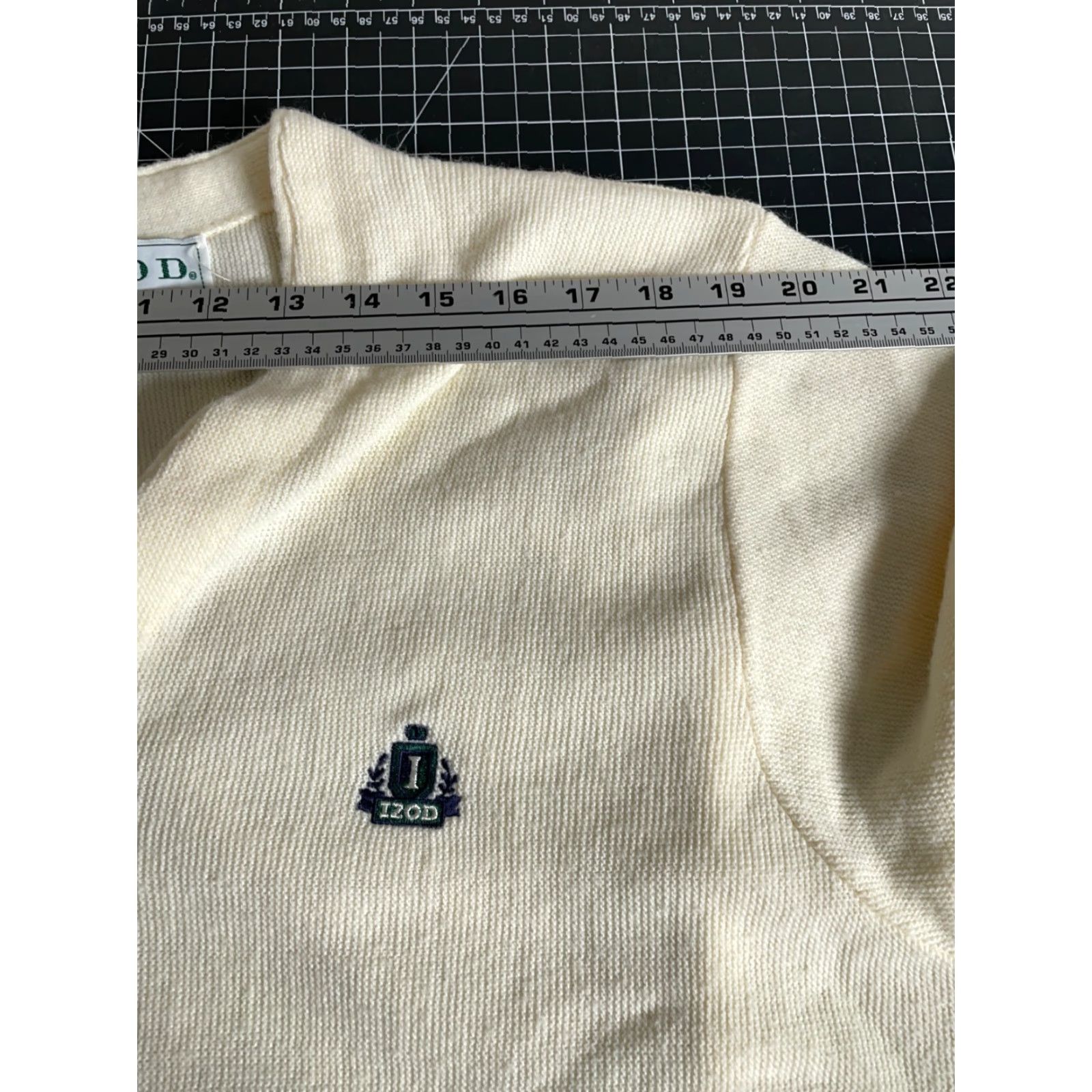 Izod VINTAGE IZOD Cardigan Sweater Mens XL Ivory Lightweight Knit 70s 80s 90s Dad Hipster Retro Embroidered USA Made Size US XL / EU 56 / 4 - 7 Thumbnail