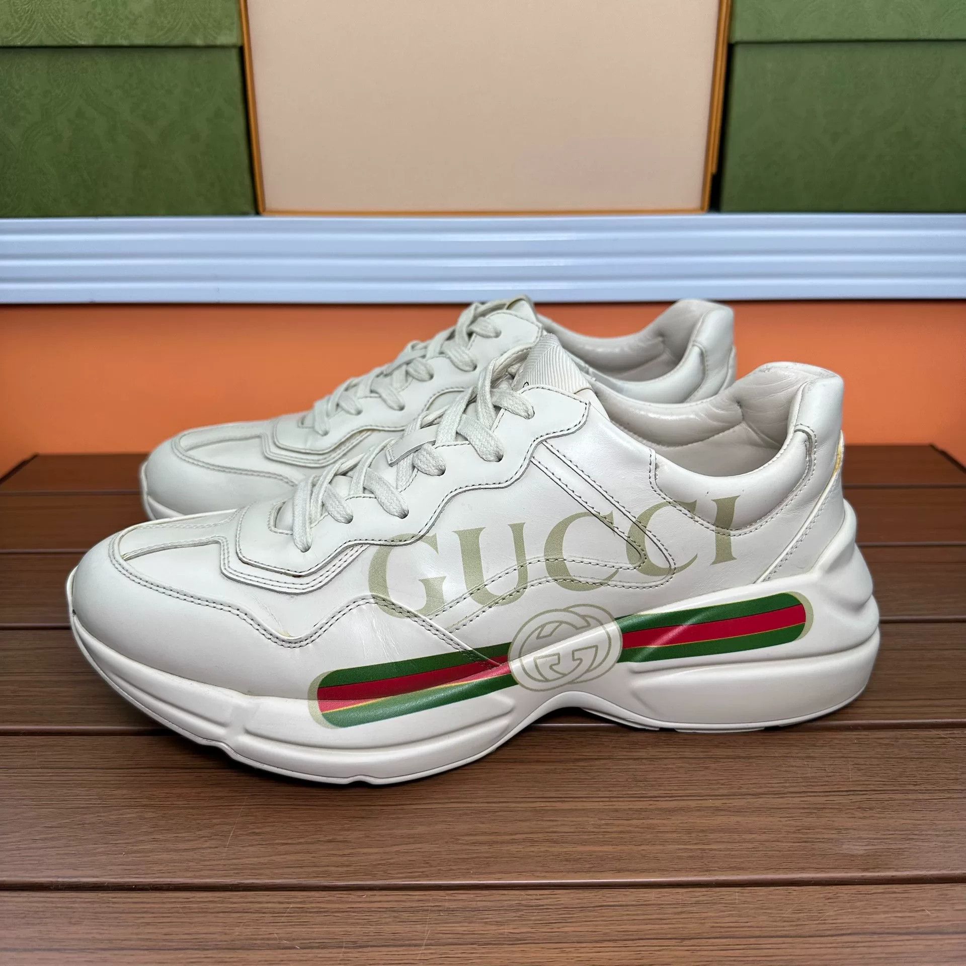 Gucci Gucci Printed Lowtop Sneakers 10 Men Size US 10 / EU 43 - 1 Thumbnail