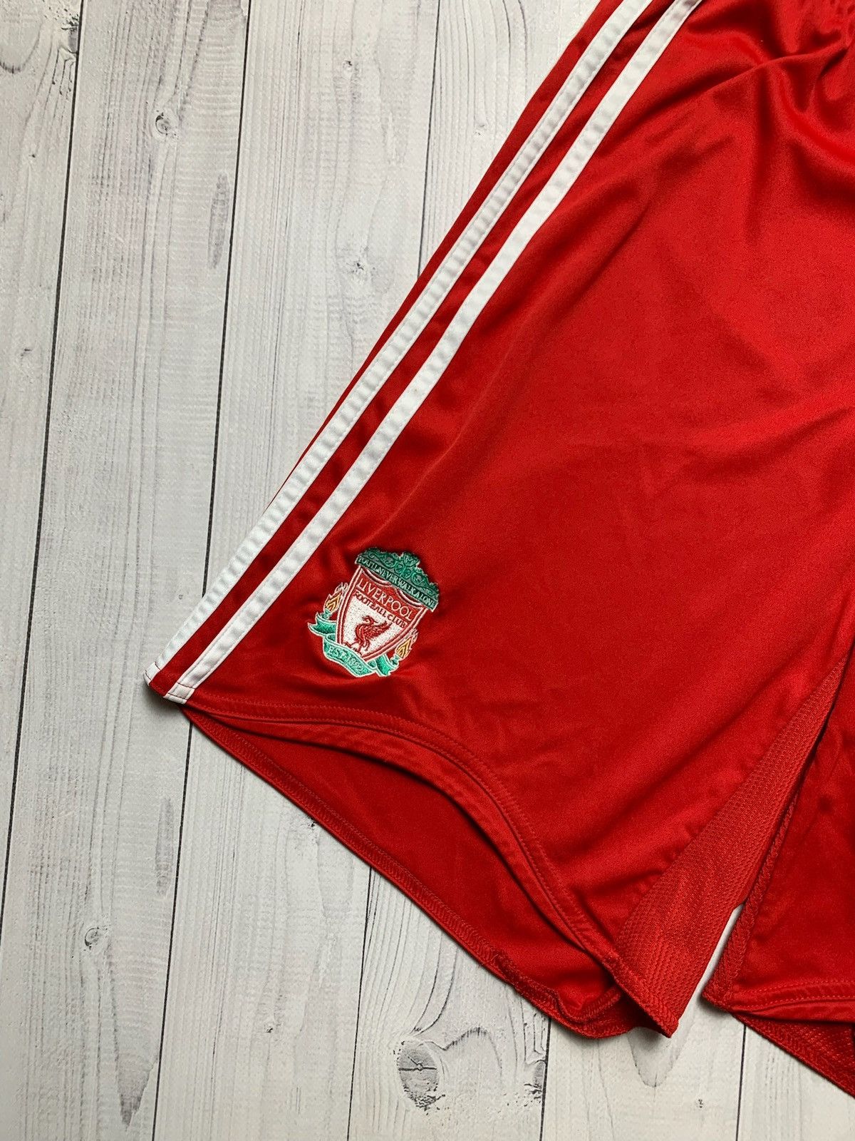 Adidas × Vintage Vintage adidas Liverpool soccer shorts size M red Size US 32 / EU 48 - 2 Thumbnail